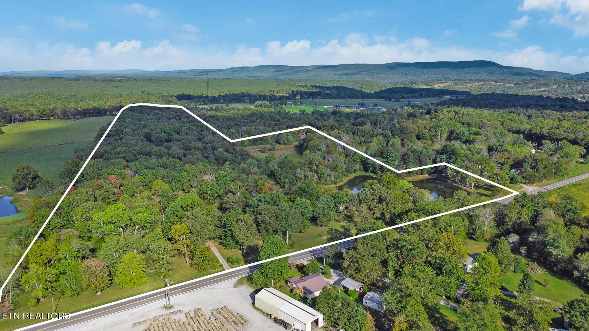 Crossville, Tennessee, 38555, United States, 2 Bedrooms Bedrooms, ,1 BathroomBathrooms,Residential,For Sale,1982388