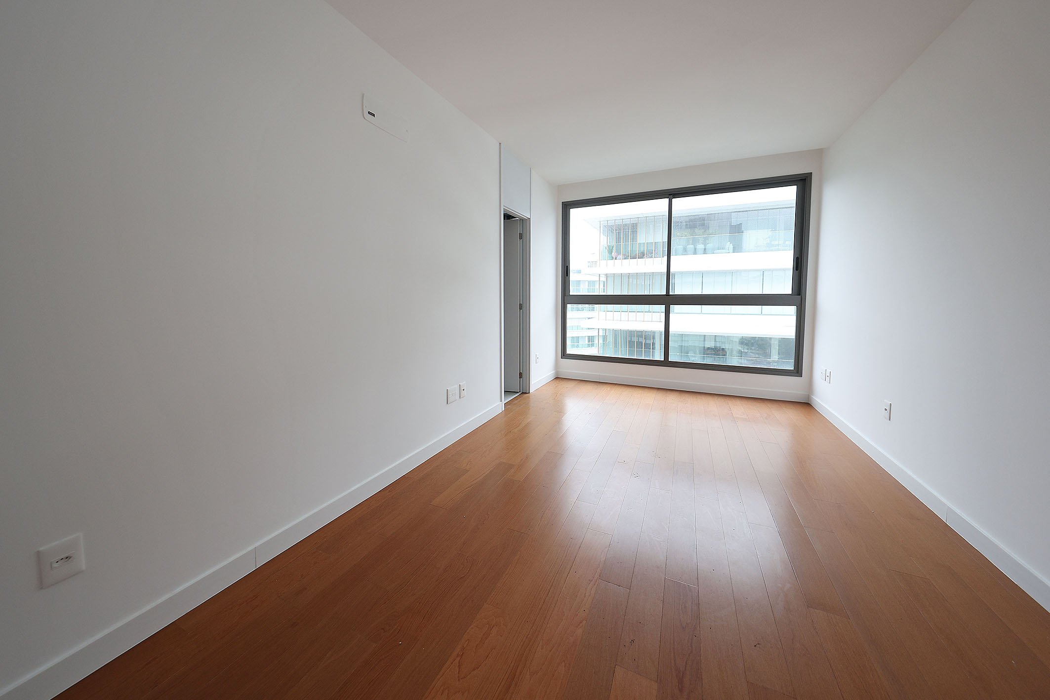  Elegant four-suite residence in a full-service residential condominium - 物件實景