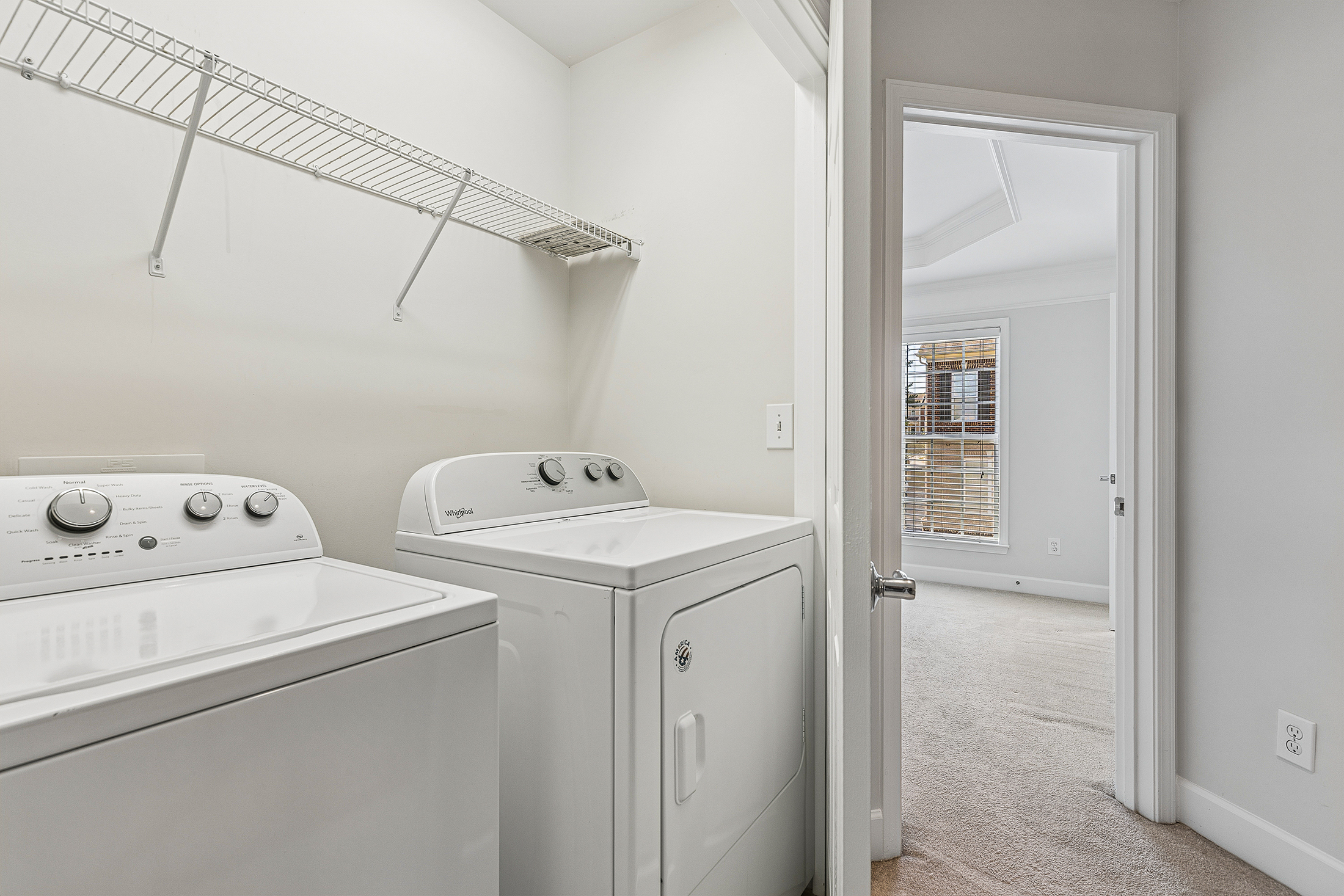  Impeccably Maintained End Unit Townhome in an Exceptional Smyrna Location - 物件實景