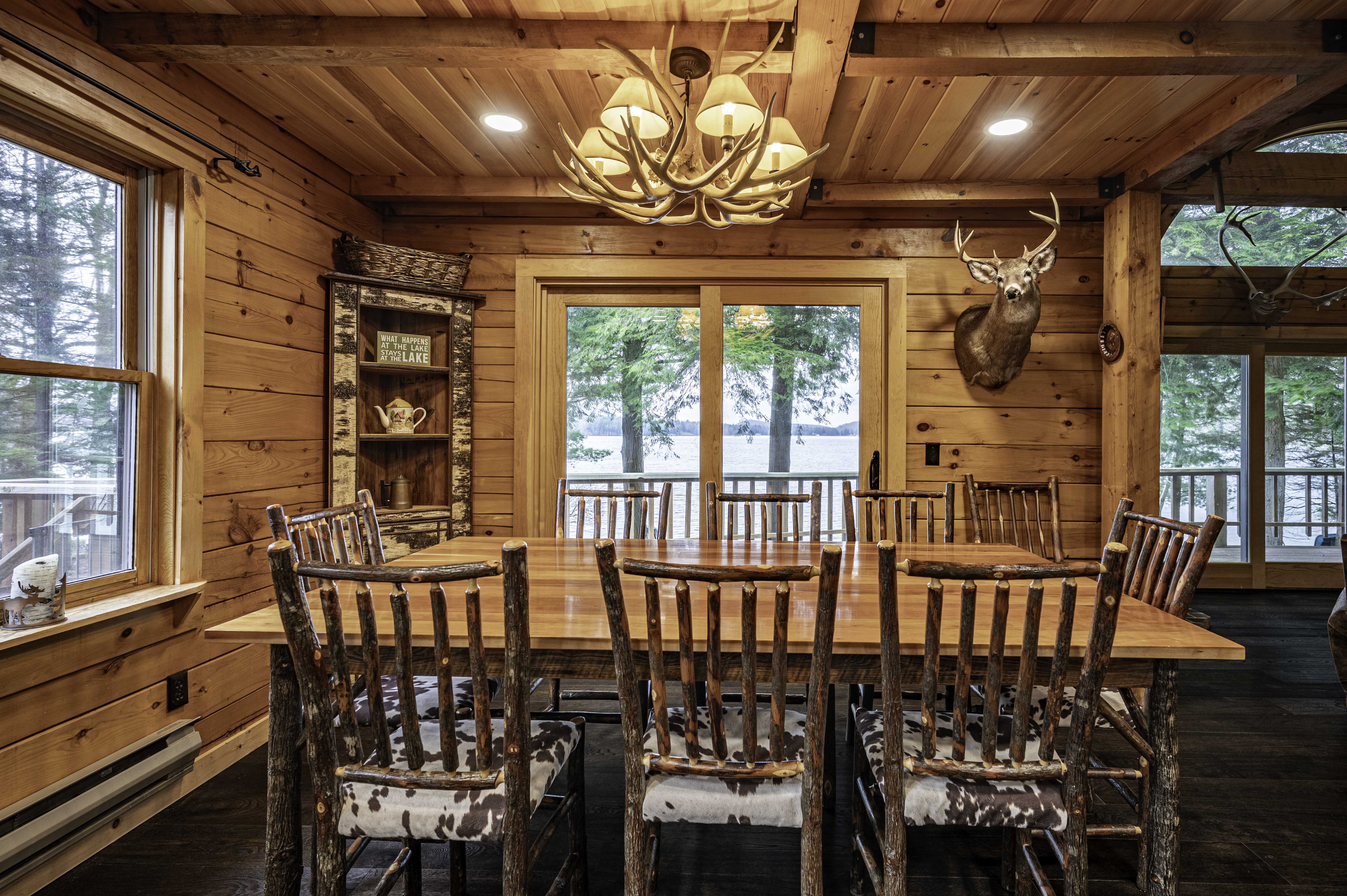  A Classic Adirondack Log Home on Pristine First Lake Frontage - 物件實景