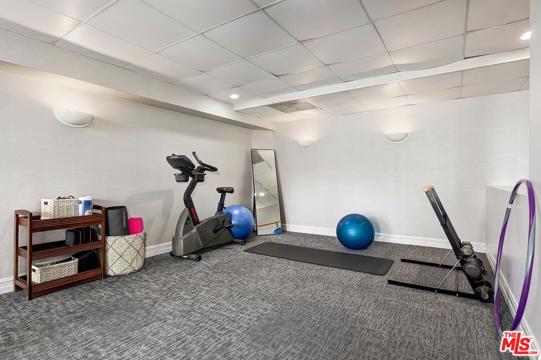 West Hollywood, California, 90069, United States, 1 Bedroom Bedrooms, ,1 BathroomBathrooms,Residential,For Sale,1939893
