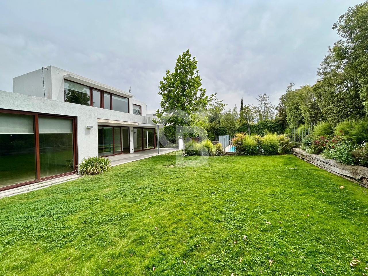 Lo Barnechea, Chile, 6 Bedrooms Bedrooms, ,5 BathroomsBathrooms,Residential,For Sale,1971656