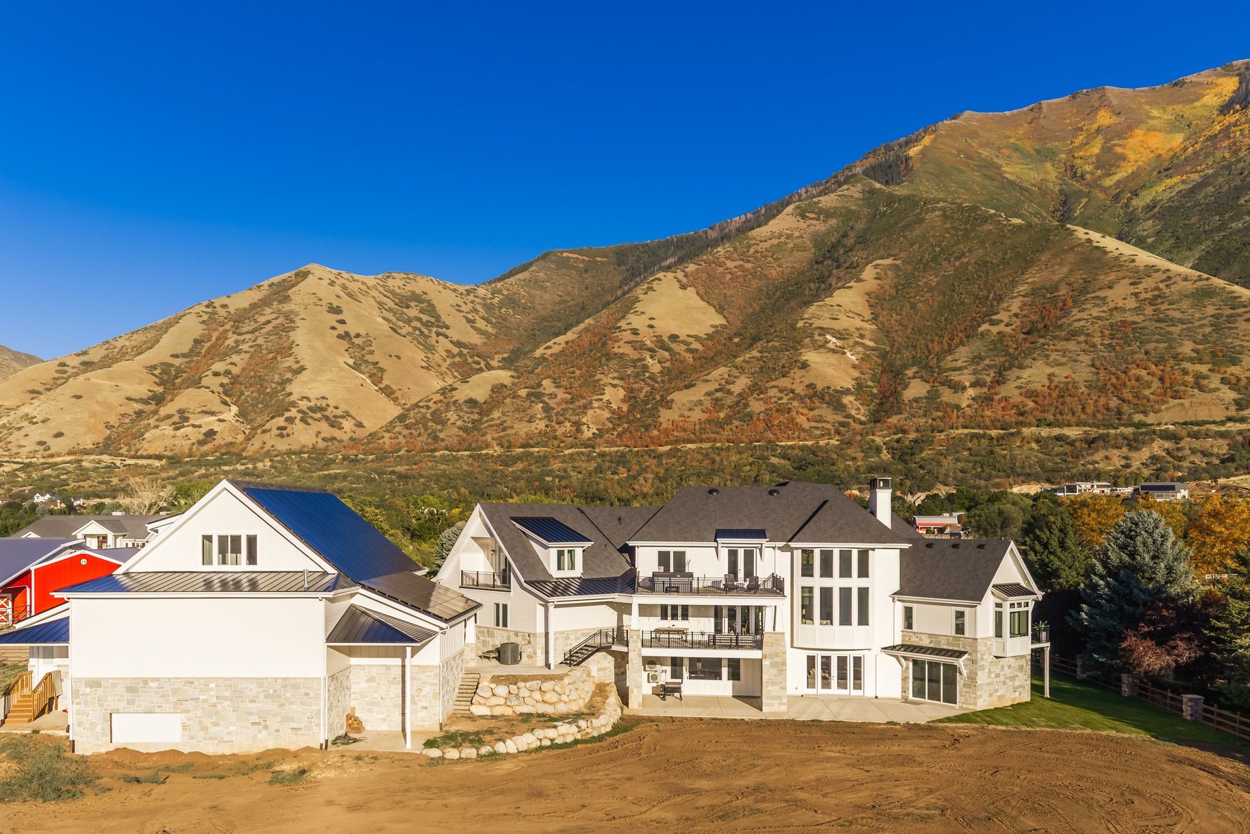  Timeless Elegance Beneath Maple Mountain - 物件實景