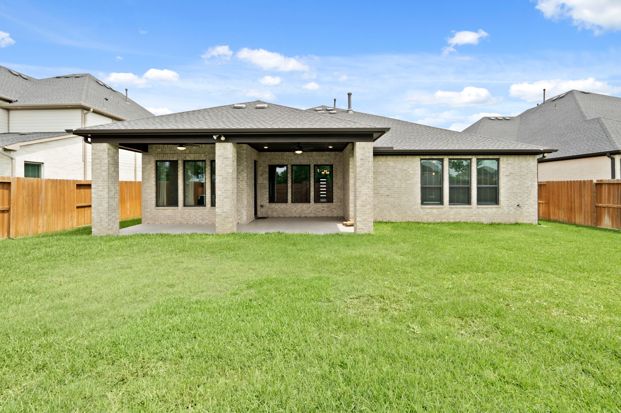 Katy, Texas, 77494, United States, 4 Bedrooms Bedrooms, ,3 BathroomsBathrooms,Residential,For Sale,1903819