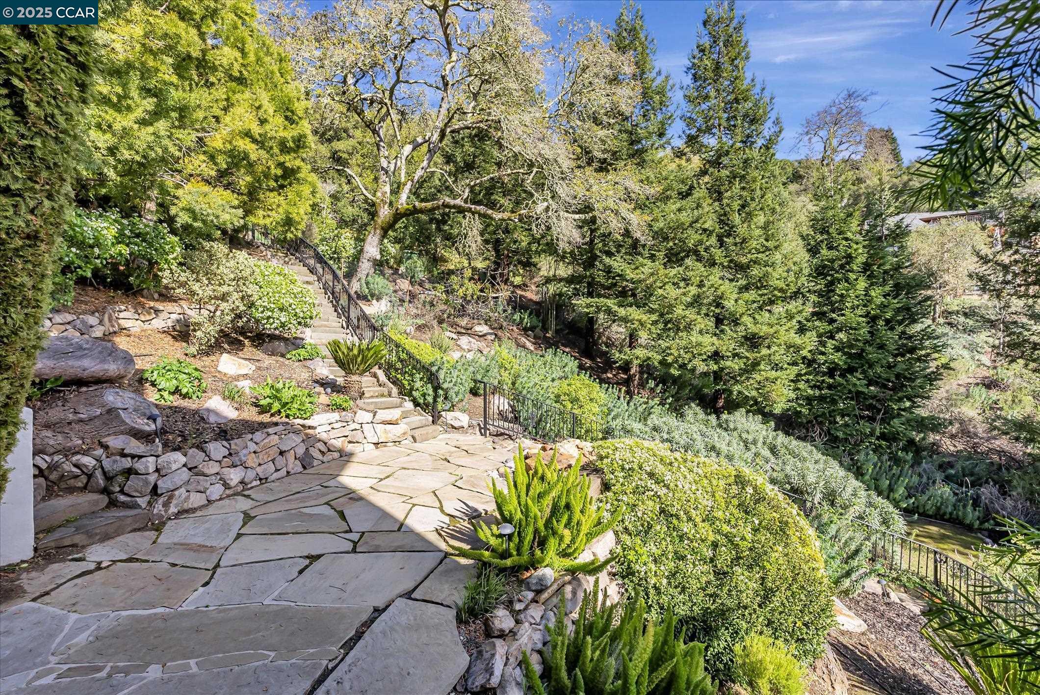 Orinda, California, 94563, United States, 4 Bedrooms Bedrooms, ,3 BathroomsBathrooms,Residential,For Sale,1942237