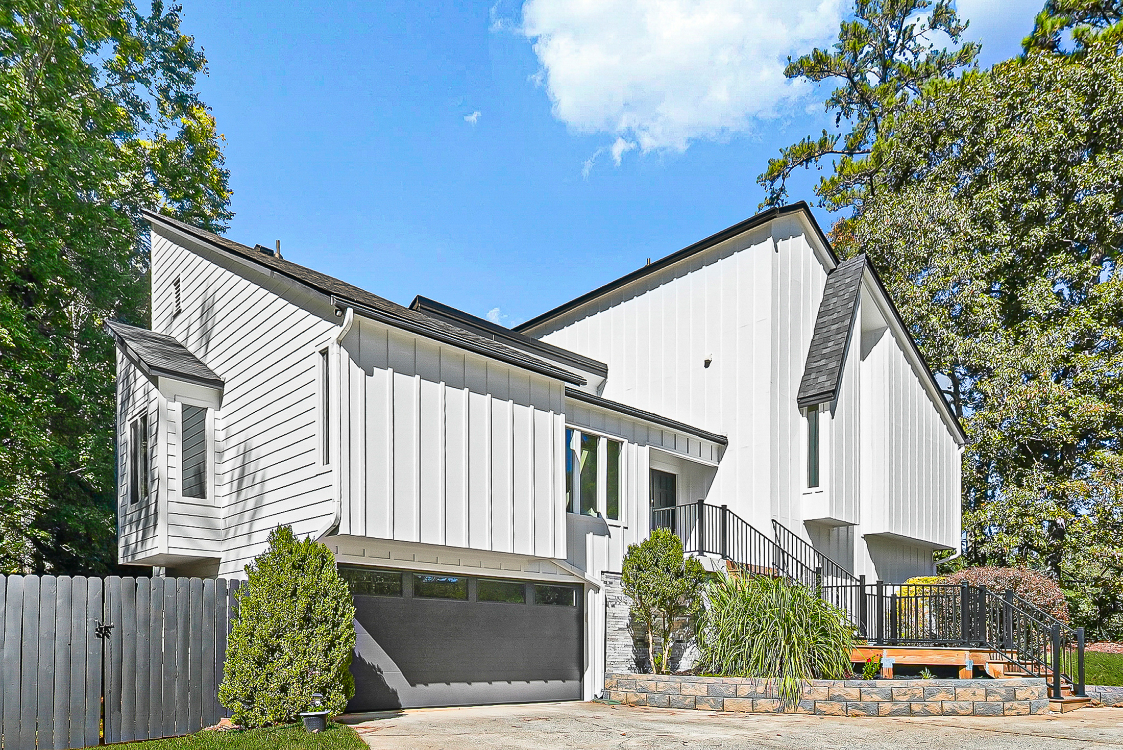  Renovated and Move-in Ready - 物件實景