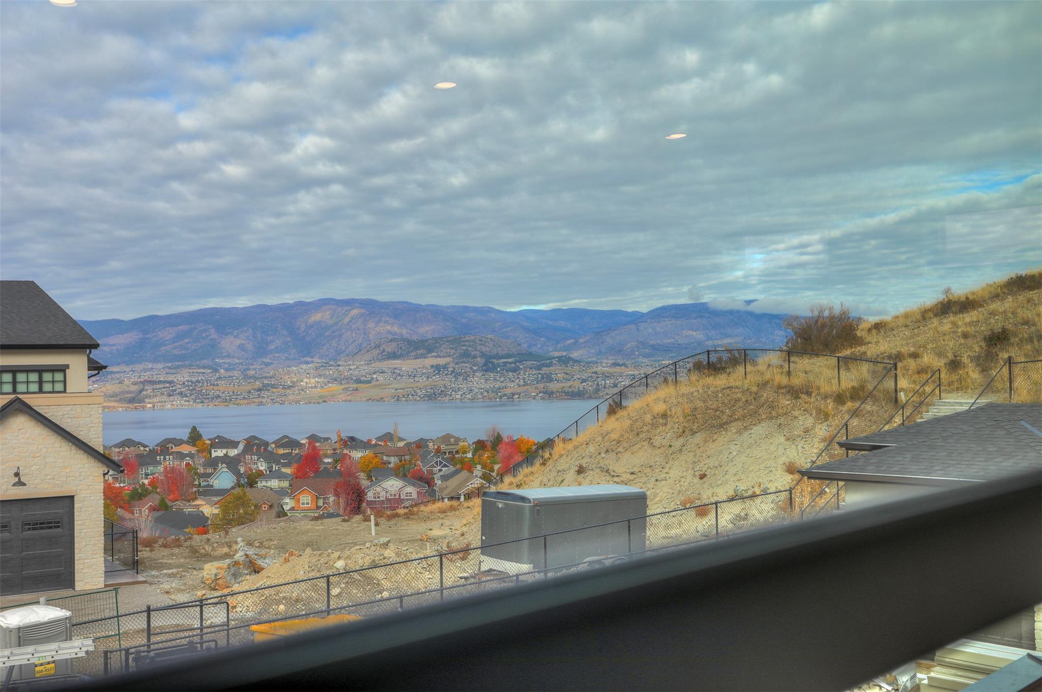 KELOWNA, British Columbia, V1W 0C4, CA, 5 Bedrooms Bedrooms, ,4 BathroomsBathrooms,Residential,For Sale,1960562