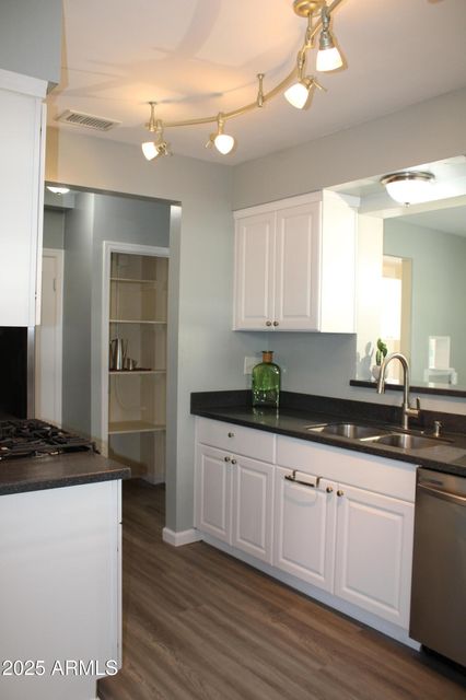 Phoenix, Arizona, 85013, United States, 3 Bedrooms Bedrooms, ,1 BathroomBathrooms,Residential,For Sale,1851751