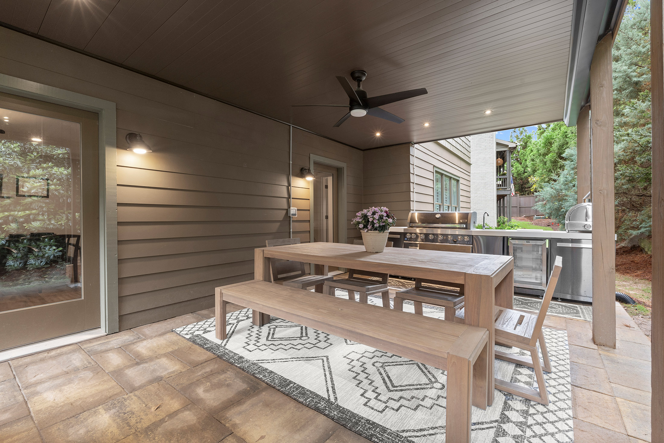  Enchanting Sanctuary Nestled within an Exclusive Enclave of Homes - 物件實景