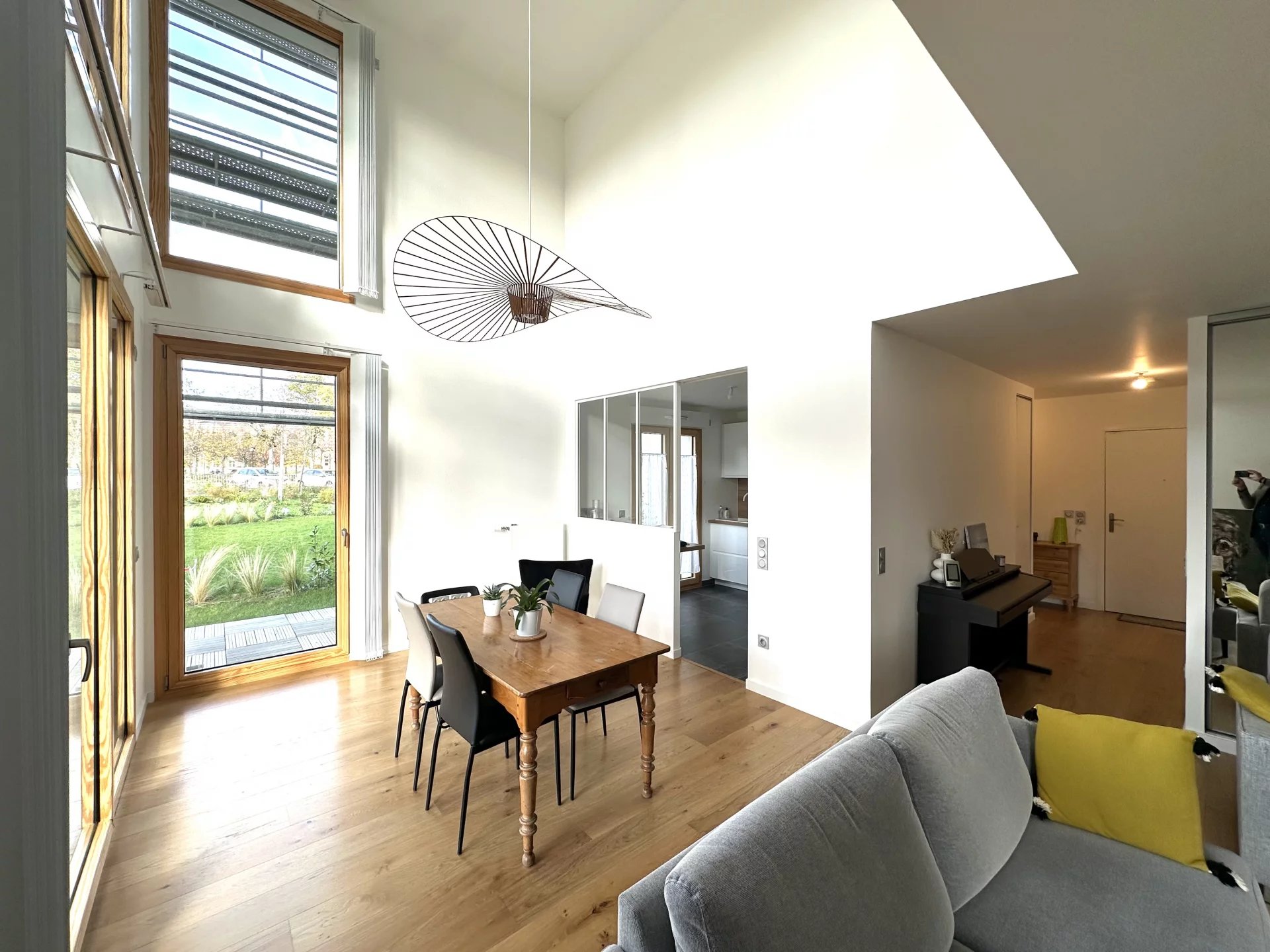 Le Vésinet, Île-de-France, 78110, FR, 2 Bedrooms Bedrooms, ,1 BathroomBathrooms,Residential,For Sale,1994507