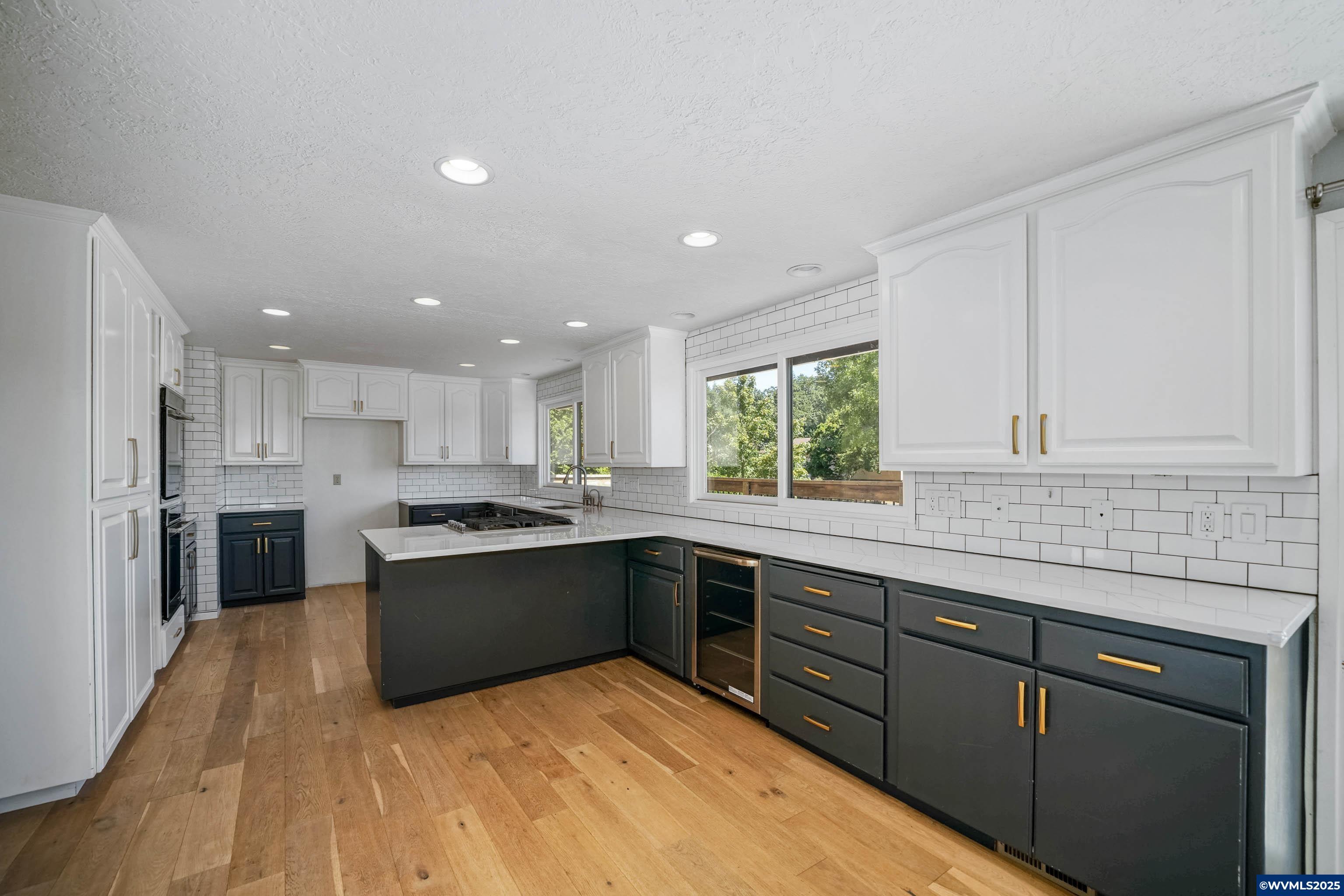 Albany, Oregon, 97321, United States, 4 Bedrooms Bedrooms, ,4 BathroomsBathrooms,Residential,For Sale,1795620