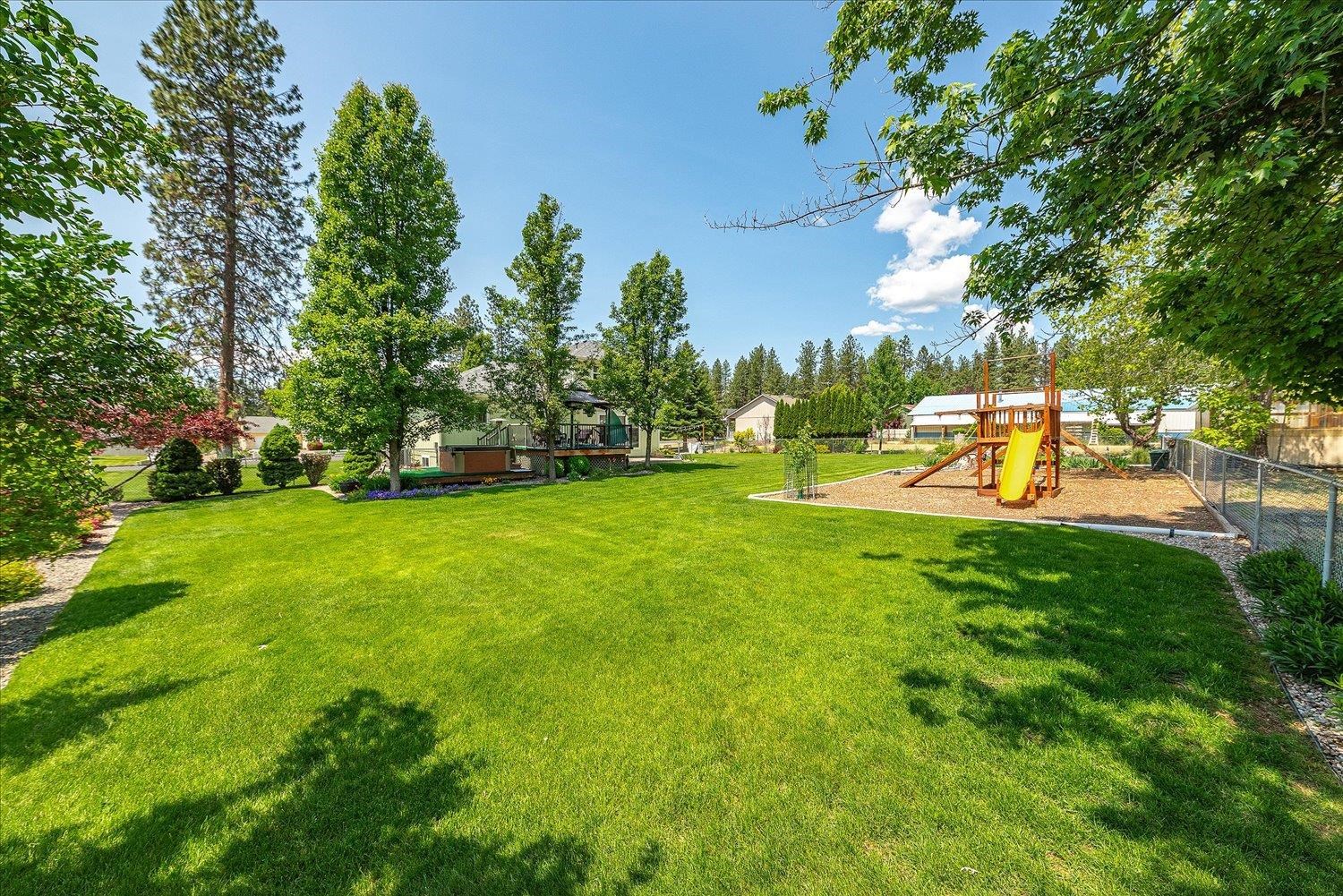 Nine Mile Falls, Washington, 99026, United States, 5 Bedrooms Bedrooms, ,3 BathroomsBathrooms,Residential,For Sale,1979574