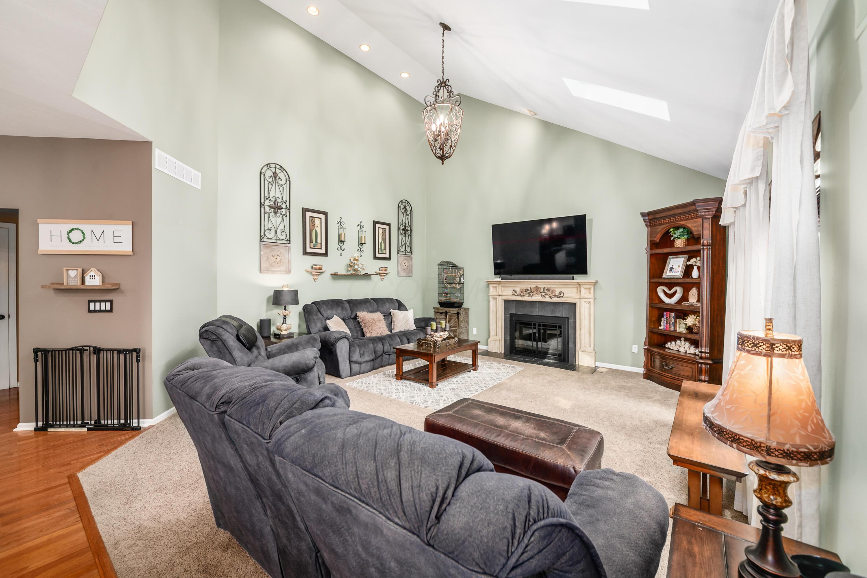 Lewis Center, Ohio, 43035, United States, 4 Bedrooms Bedrooms, ,3 BathroomsBathrooms,Residential,For Sale,1910876