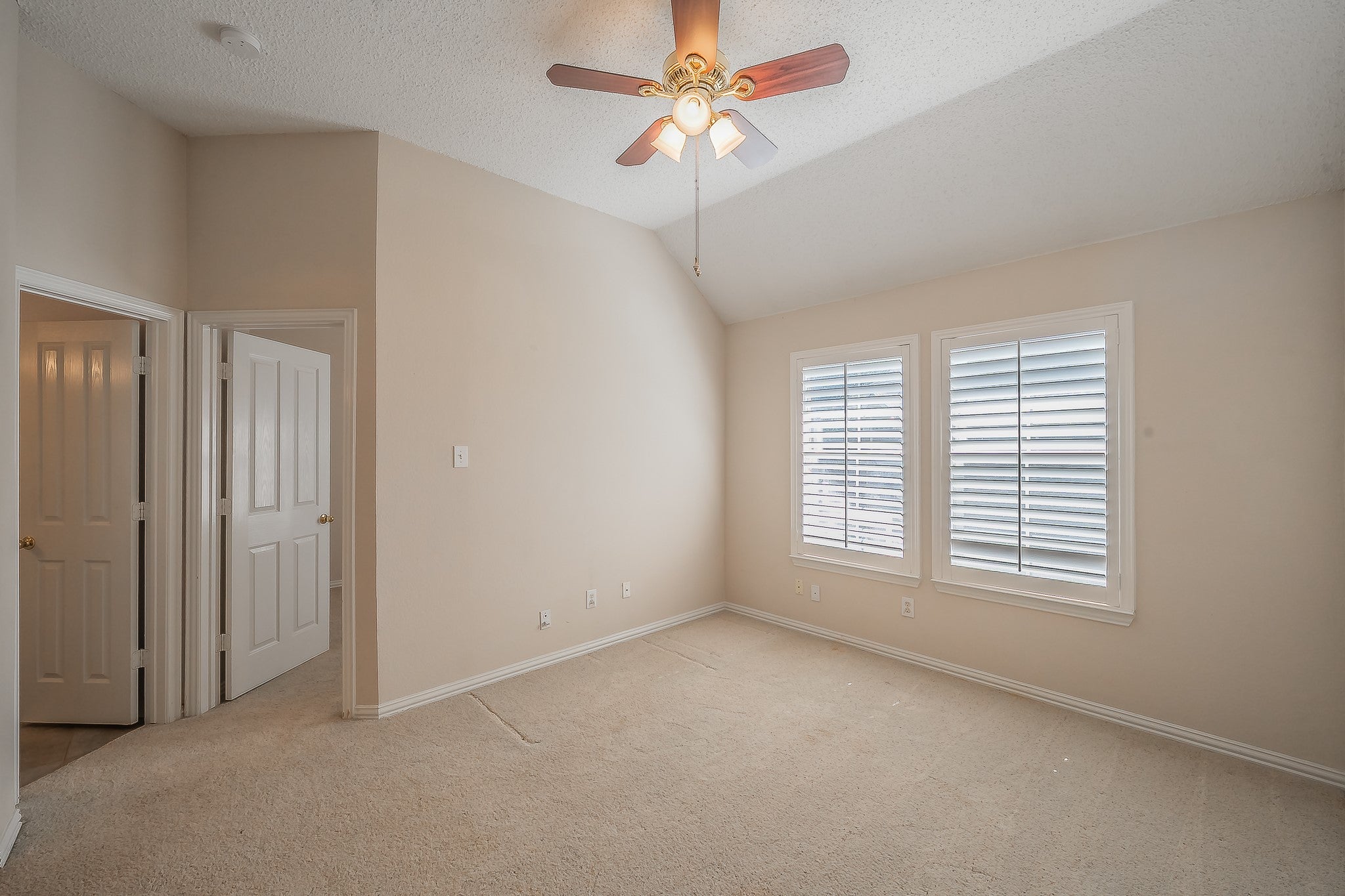 Grapevine, Texas, 76051, United States, 3 Bedrooms Bedrooms, ,2 BathroomsBathrooms,Residential,For Sale,1973770