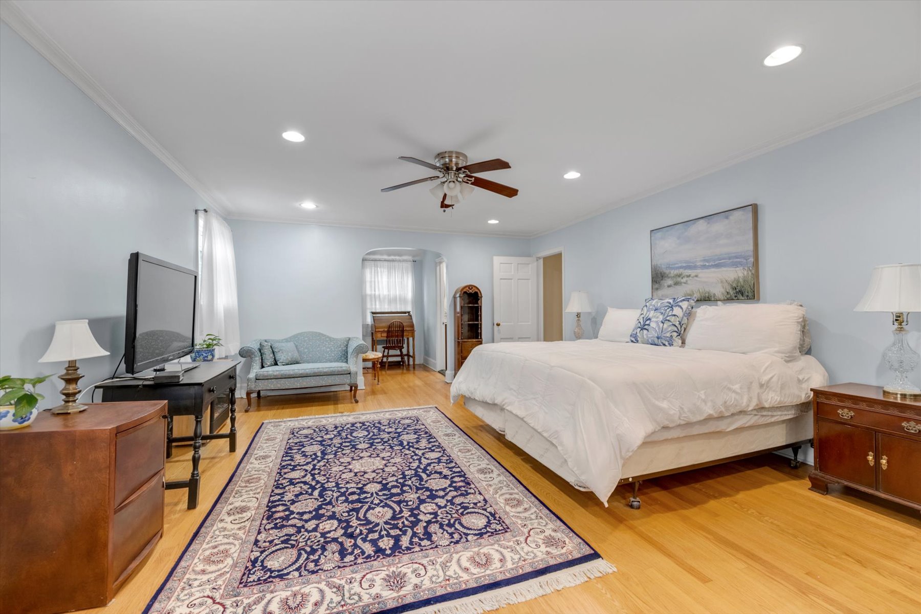  “DETACHED BRICK AND STONE HOME IN FOREST HILLS GARDENS? - 物件實景
