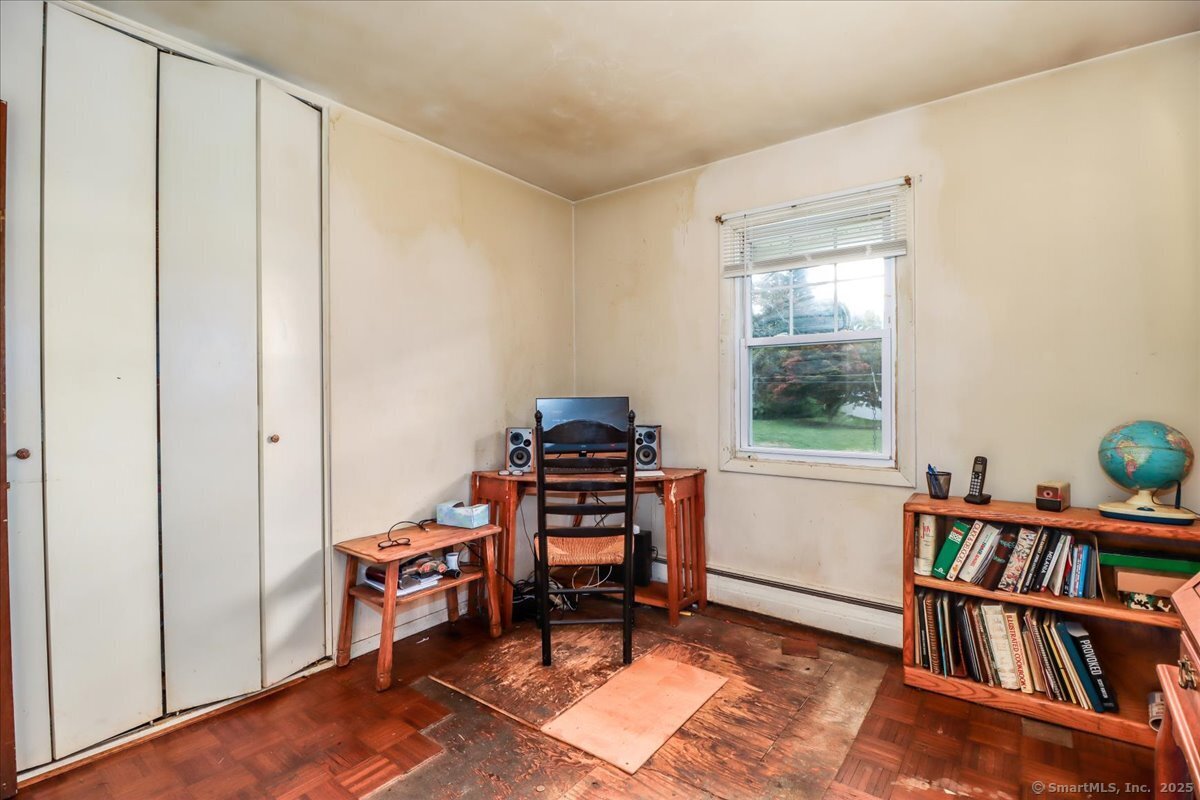 Brookfield, Connecticut, 06804, United States, 3 Bedrooms Bedrooms, ,3 BathroomsBathrooms,Residential,For Sale,1948601