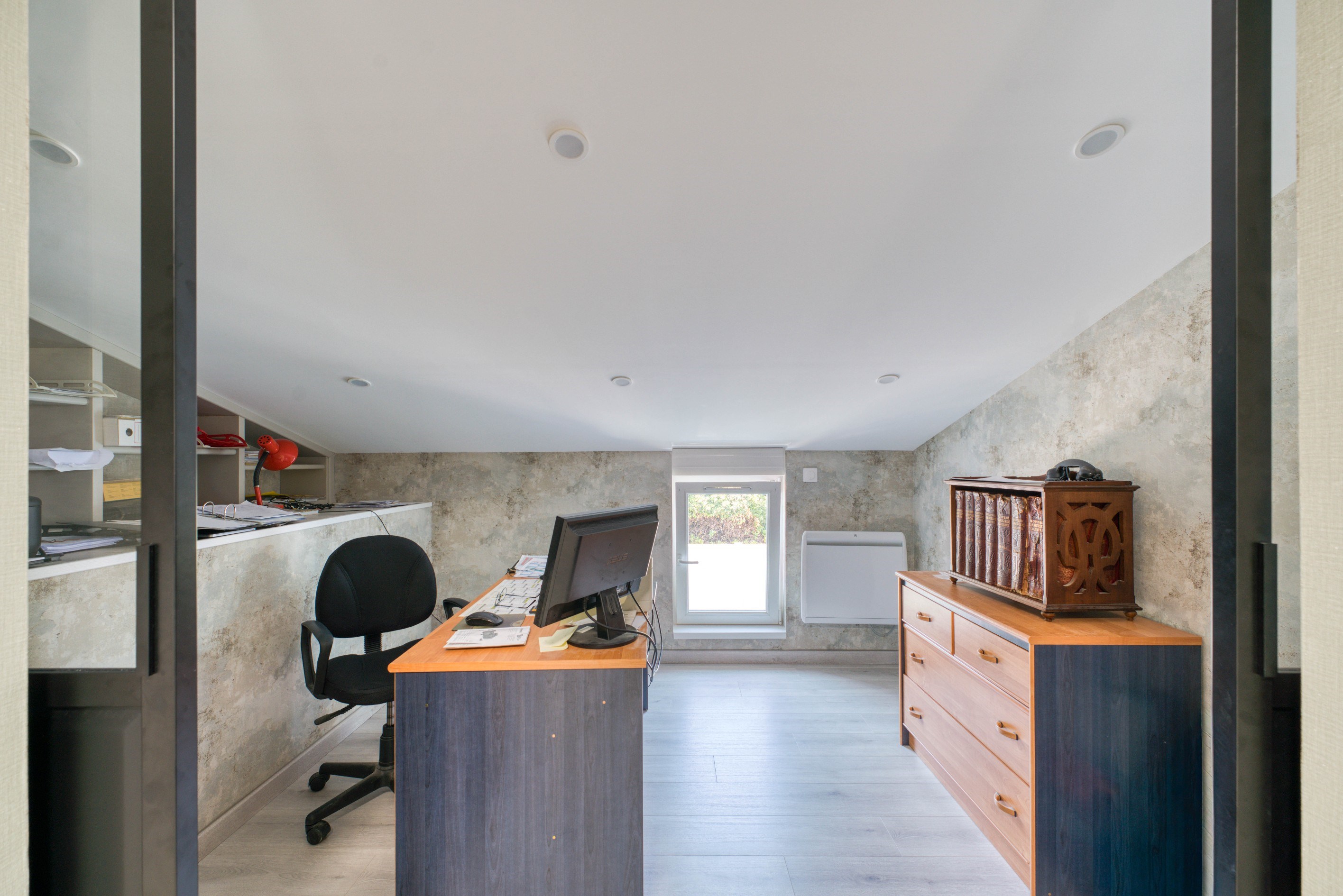  Spacious Family Home with Pool, Large Private Grounds and Independent Guest Cot… - 物件實景