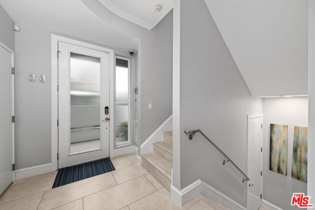 Los Angeles, California, 90094, United States, 3 Bedrooms Bedrooms, ,4 BathroomsBathrooms,Residential,For Sale,1947041