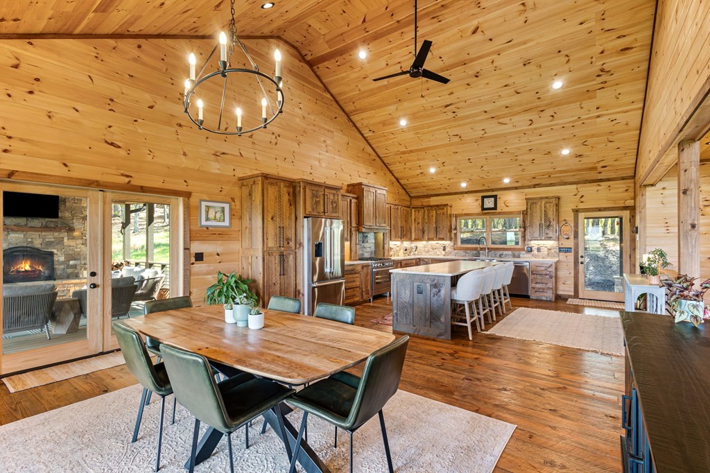 Morganton, Georgia, 30560, United States, 3 Bedrooms Bedrooms, ,3 BathroomsBathrooms,Residential,For Sale,1983802