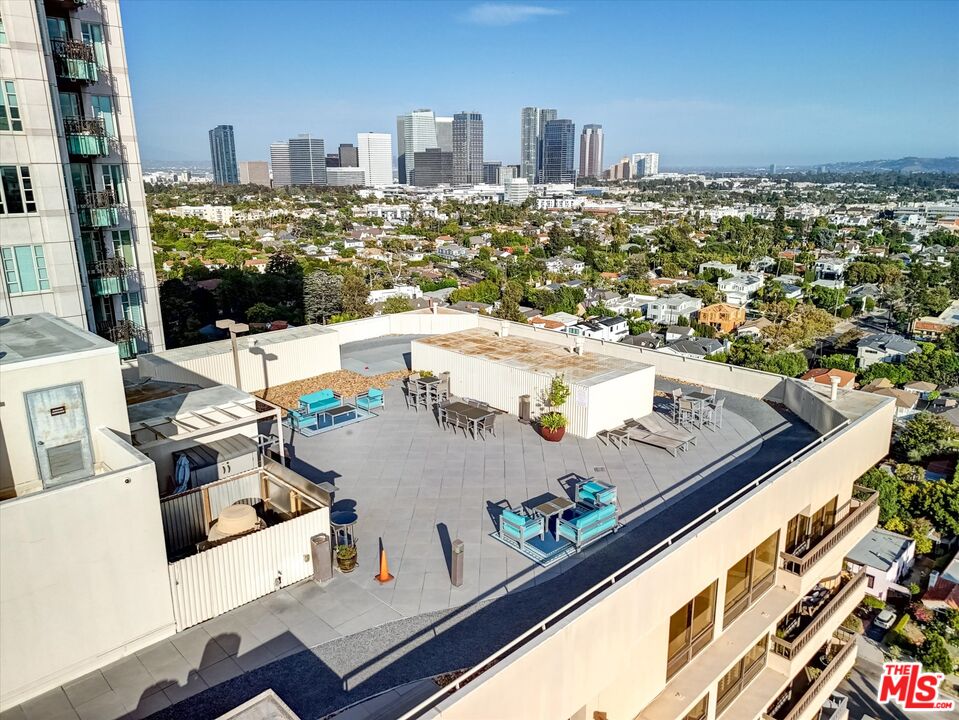 Los Angeles, California, 90024, United States, 2 Bedrooms Bedrooms, ,1 BathroomBathrooms,Residential,For Sale,1939322