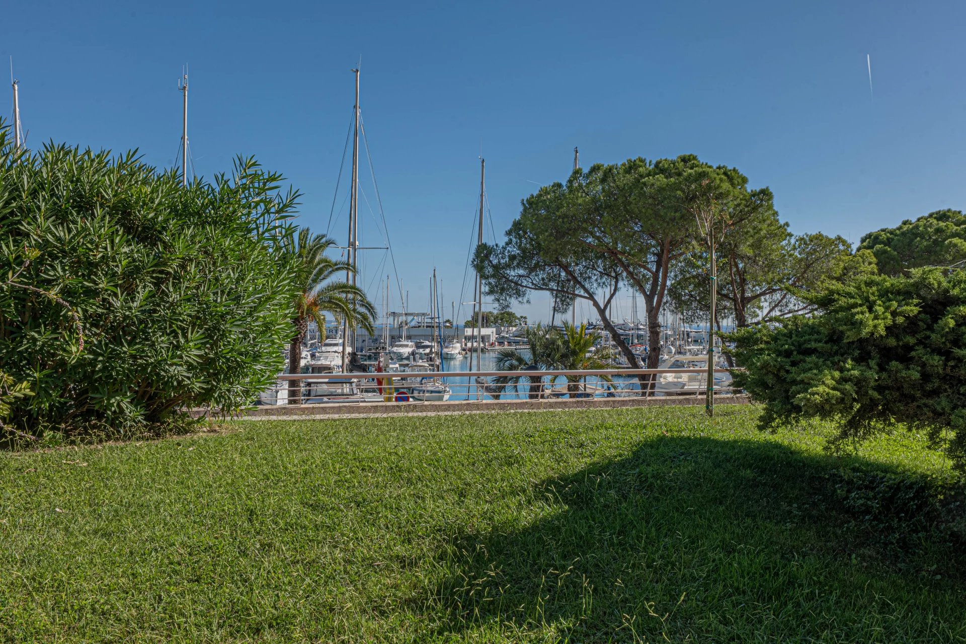 Villeneuve-Loubet, Provence-Alpes-Côte d’Azur, 06270, FR, 2 Bedrooms Bedrooms, ,Residential,For Sale,1996026