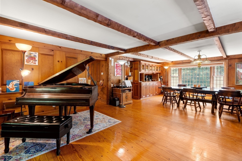 Holland, Massachusetts, 01521, United States, 7 Bedrooms Bedrooms, ,6 BathroomsBathrooms,Residential,For Sale,1941756