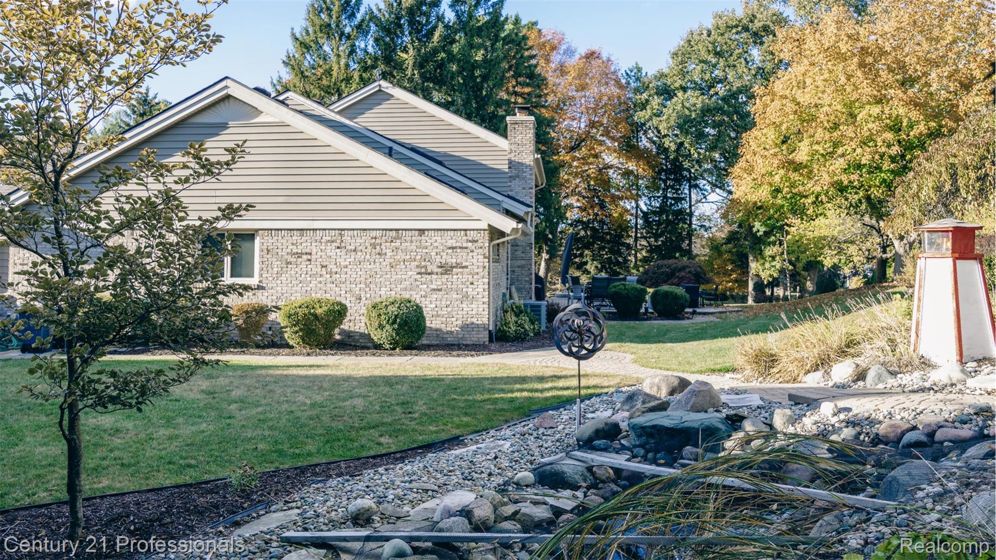 RochesterHills, Michigan, 48309, United States, 4 Bedrooms Bedrooms, ,4 BathroomsBathrooms,Residential,For Sale,1980404