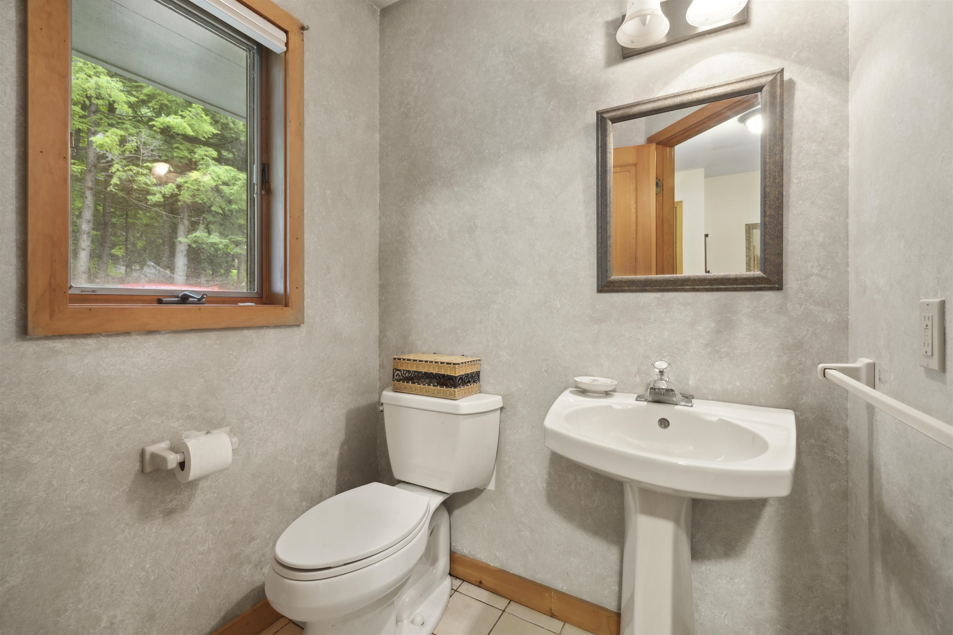 263 old post RD, Newbury, New Hampshire, 03255, United States, 3 Bedrooms Bedrooms, ,2 BathroomsBathrooms,Residential,For Sale,263 old post RD,1627941