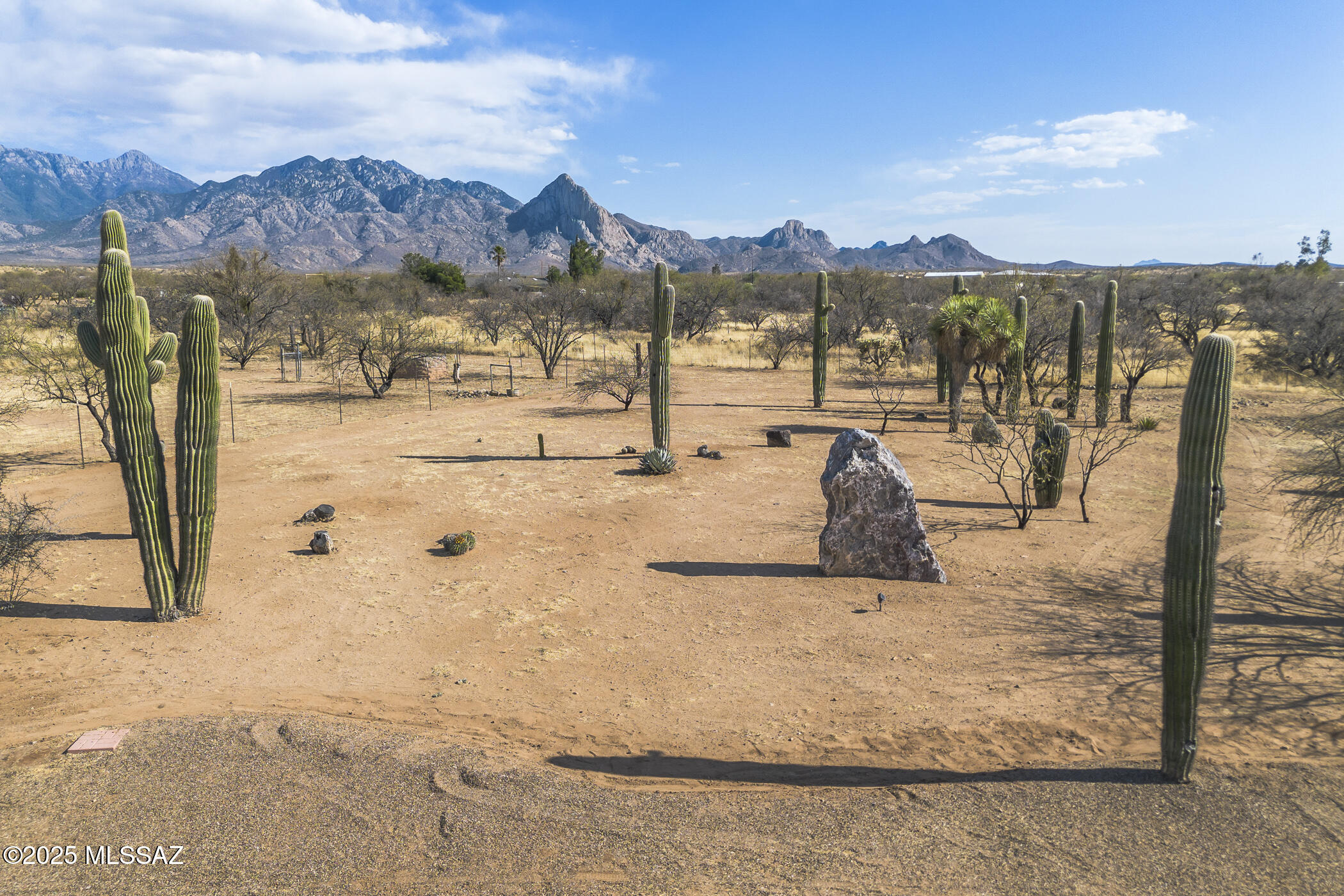 Amado, Arizona, 85645, United States, 5 Bedrooms Bedrooms, ,4 BathroomsBathrooms,Residential,For Sale,1752997