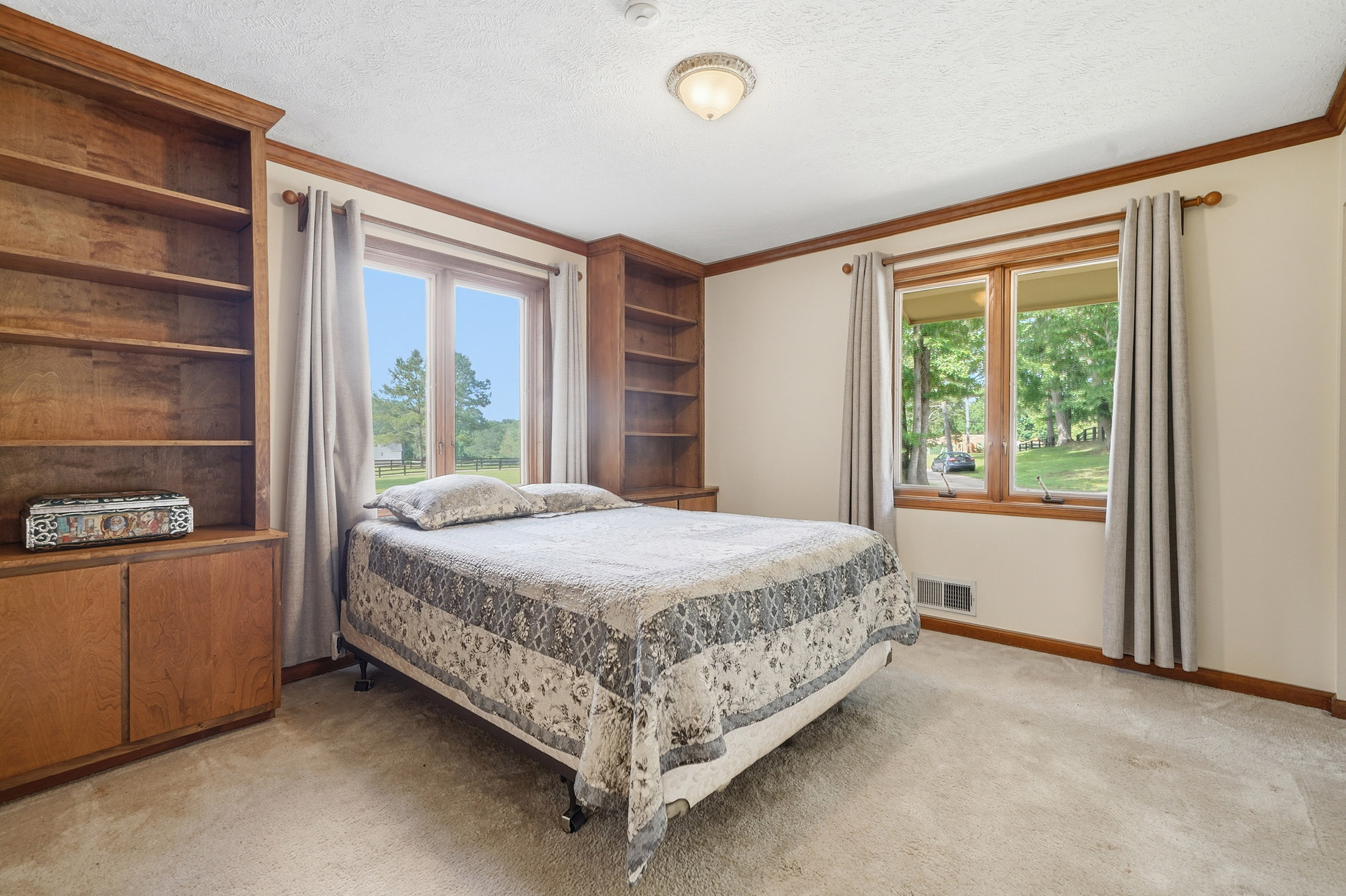  Exceptional Brick Ranch on 5+/- Picturesque Acres - 物件實景