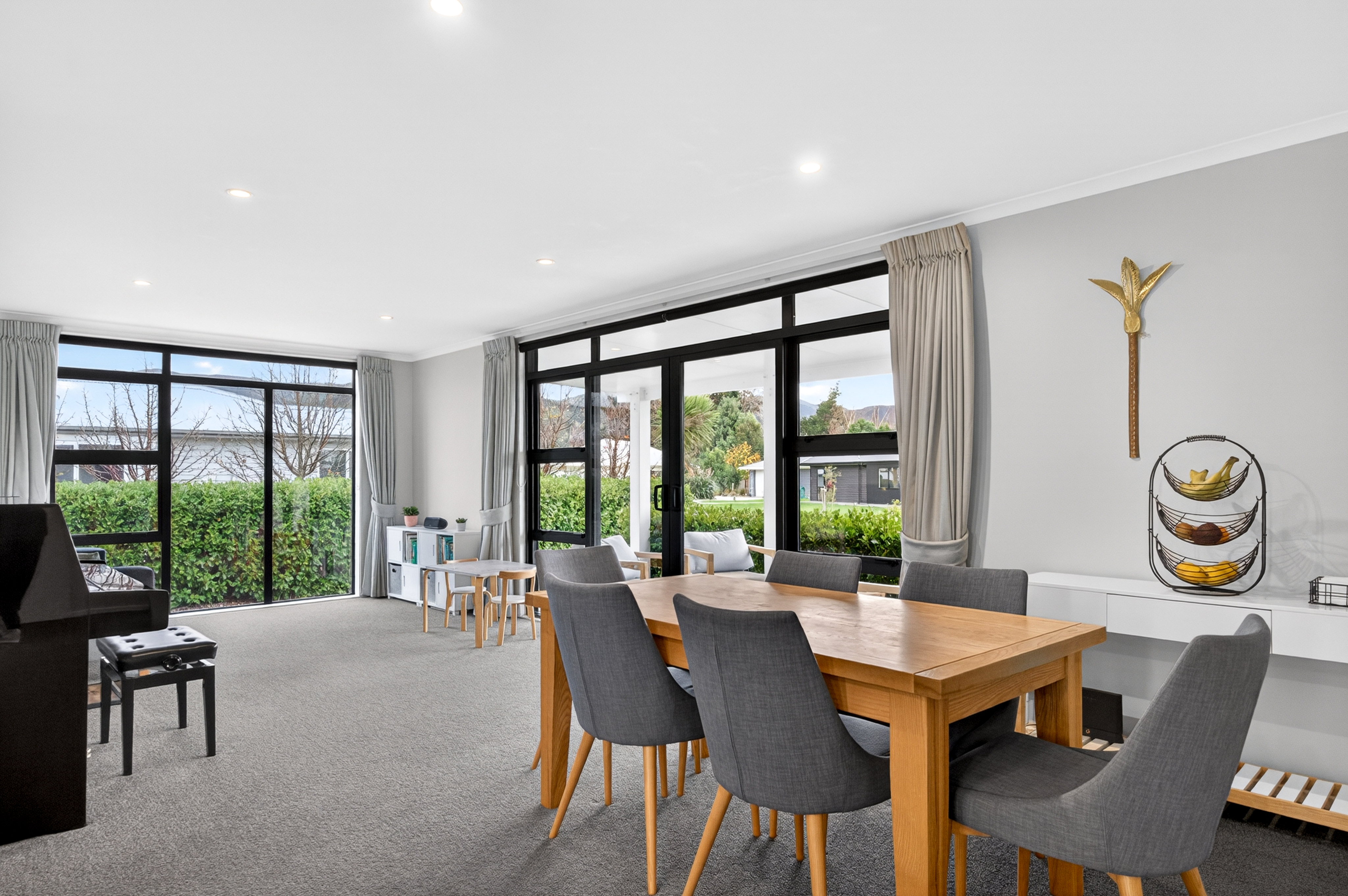  Bright, Modern Living with Private Appeal - 物件實景