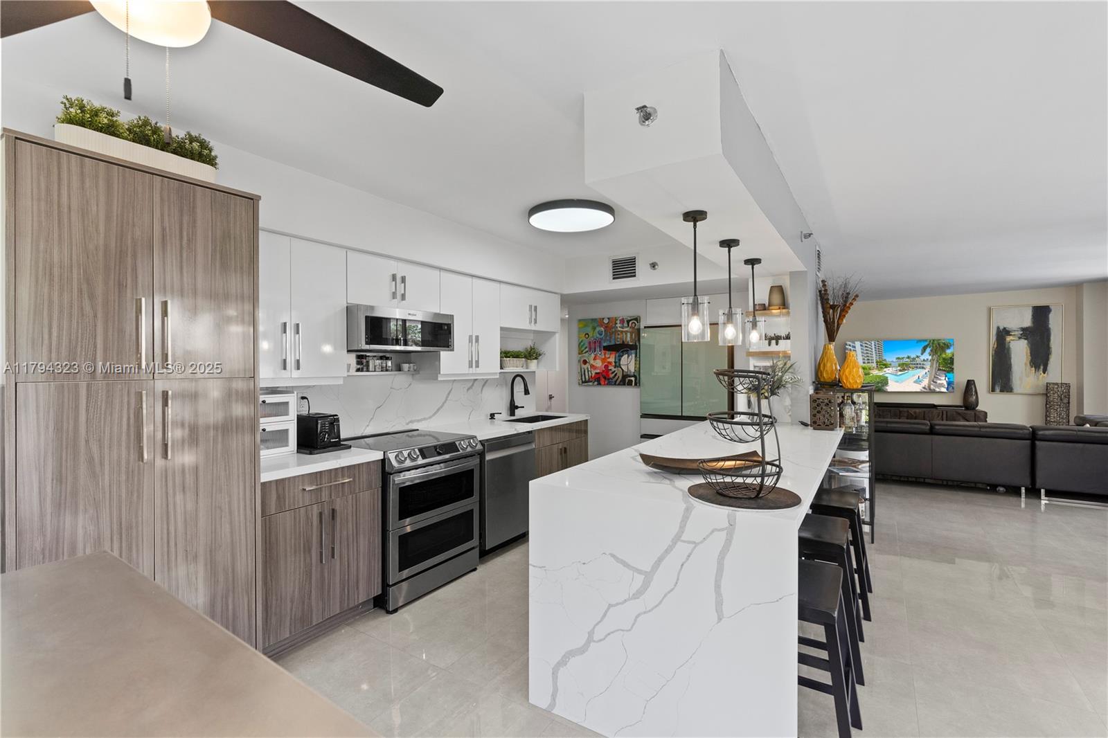 Aventura, Florida, 33180, United States, 2 Bedrooms Bedrooms, ,2 BathroomsBathrooms,Residential,For Sale,1804609