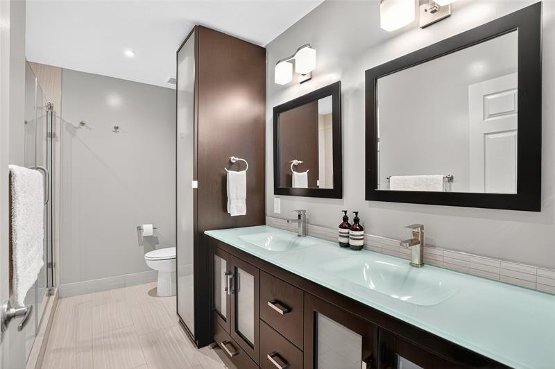 Fort Lauderdale, Florida, 33305, United States, 2 Bedrooms Bedrooms, ,3 BathroomsBathrooms,Residential,For Sale,1957738