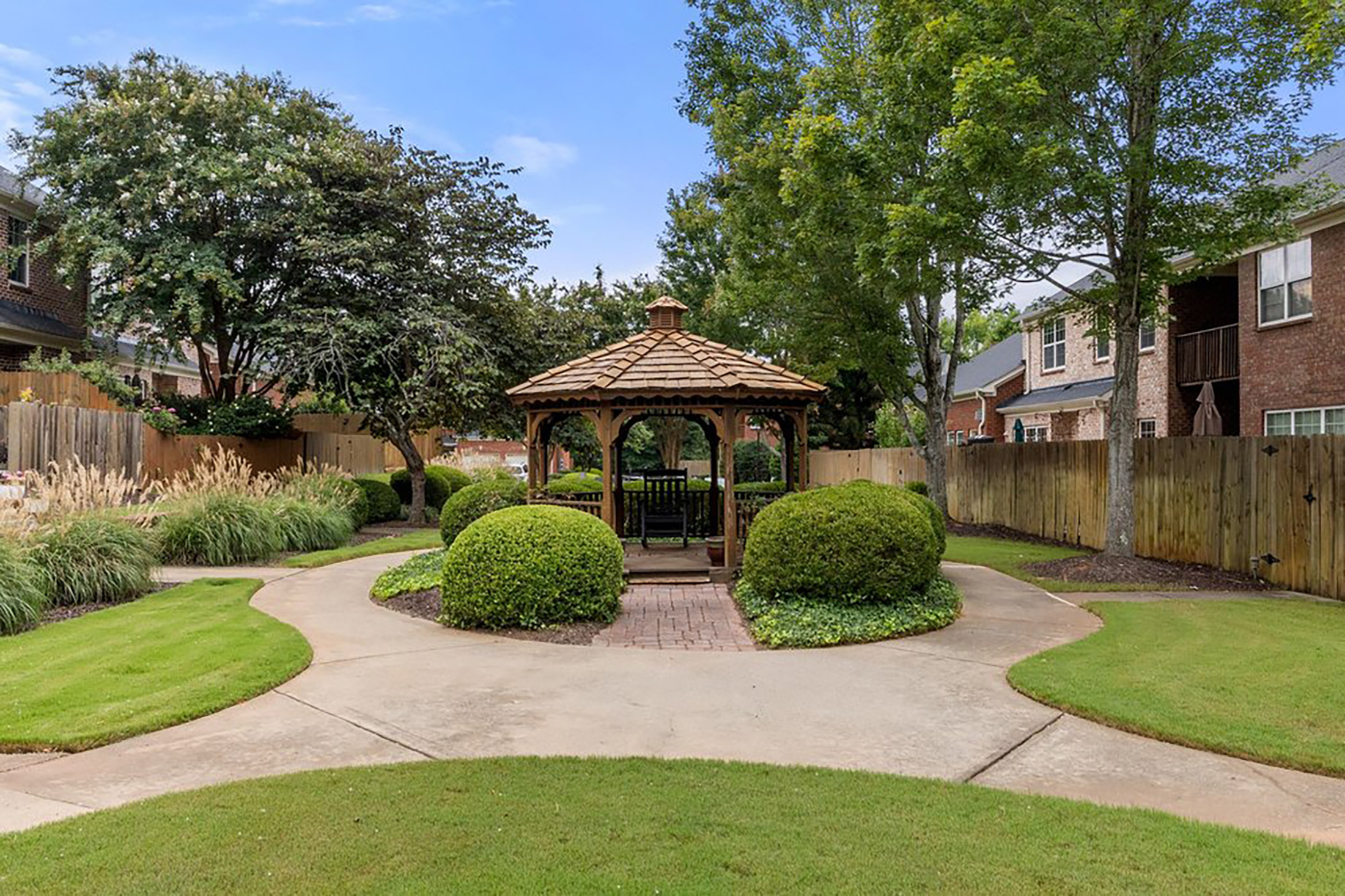  Turnkey Living in Gated Townhome Community - 物件實景