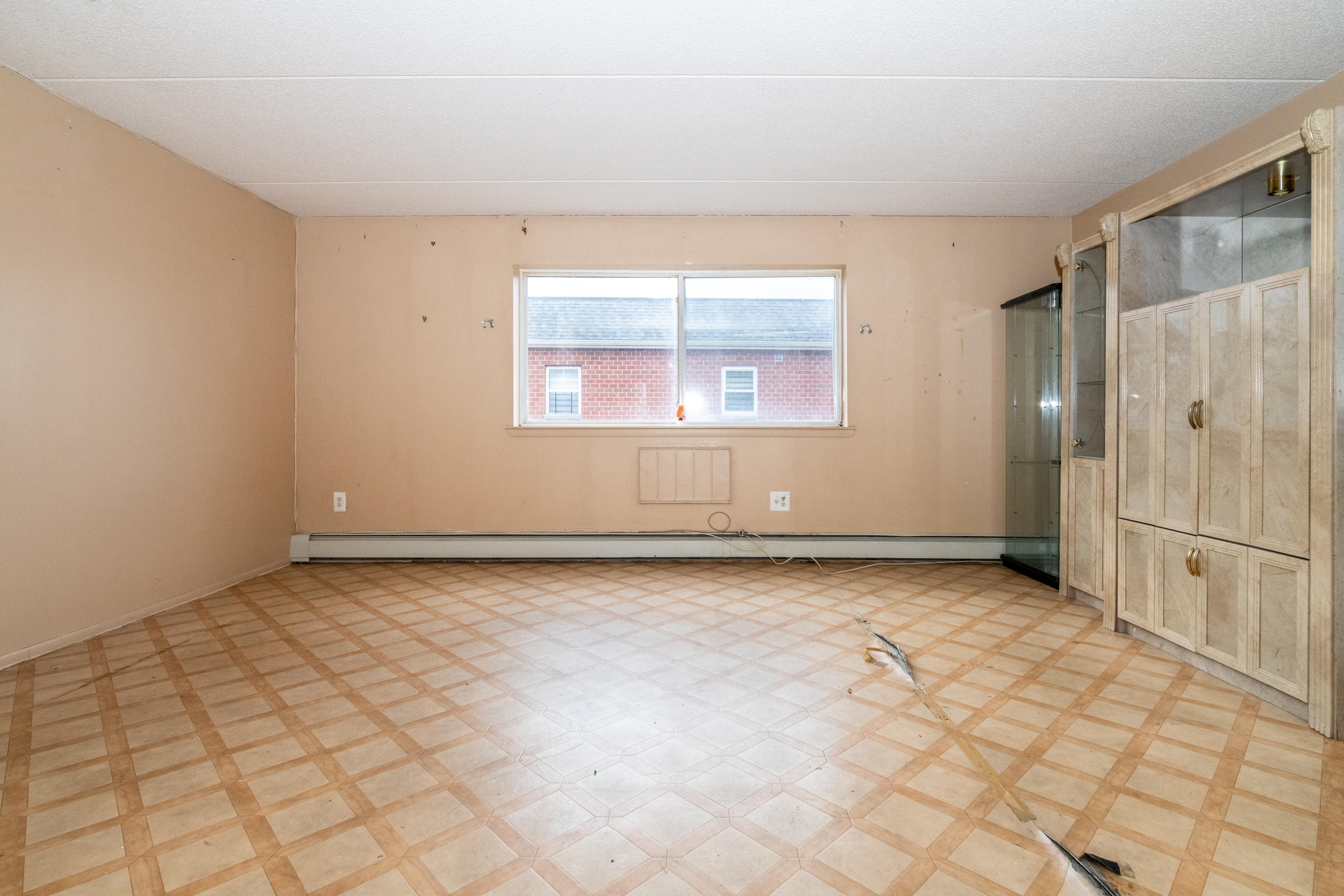 Bronx, New York, 10743, United States, 5 Bedrooms Bedrooms, ,3 BathroomsBathrooms,Residential,For Sale,1823007