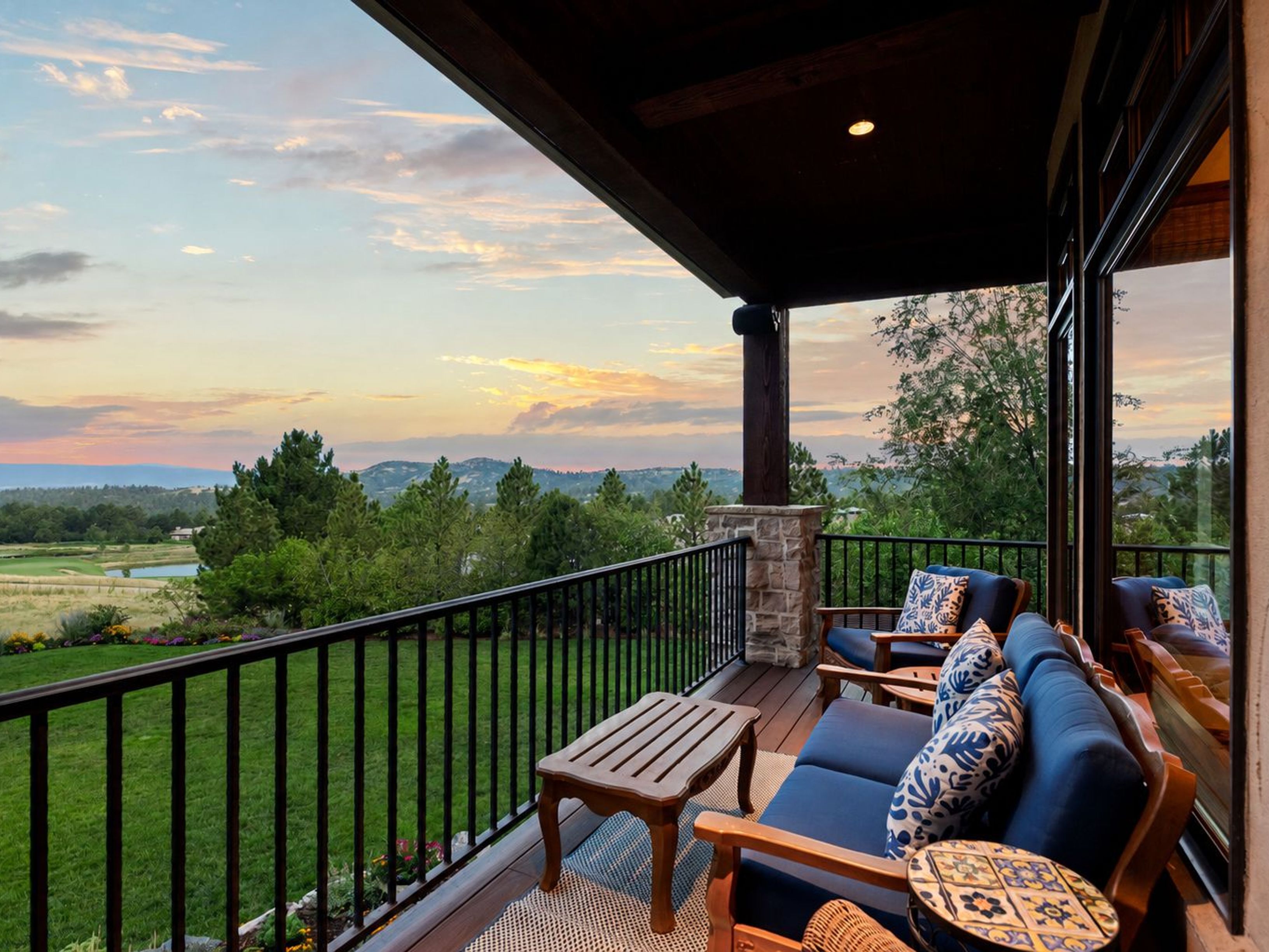  Distinguished 5 Bed  7 Bath Legacy Estate in Castle Pines Village - 物件實景