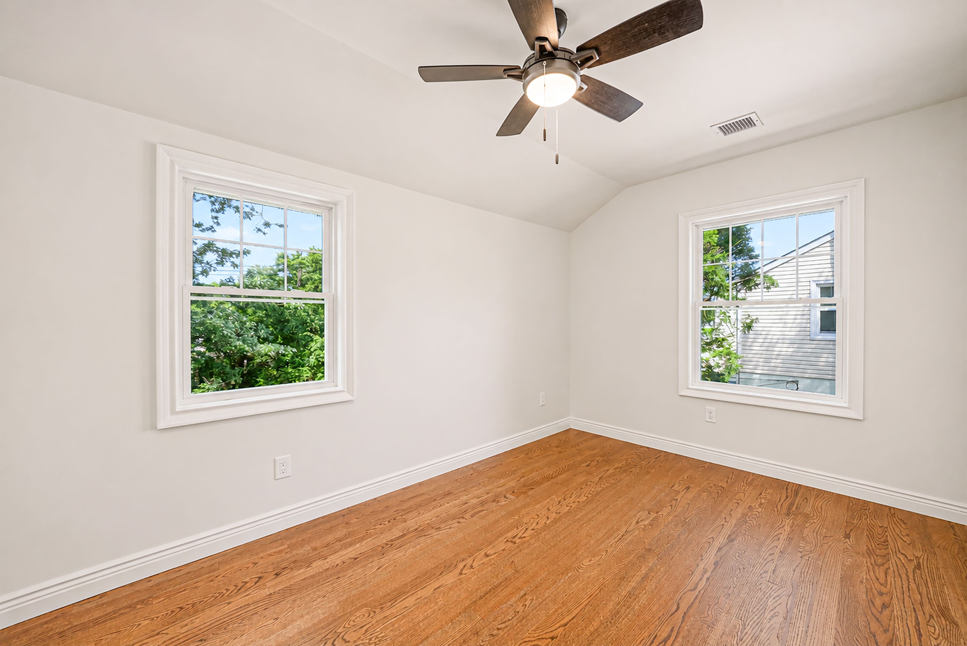  52 Norfeld Boulevard, Elmont, NY, 11003 - 物件實景