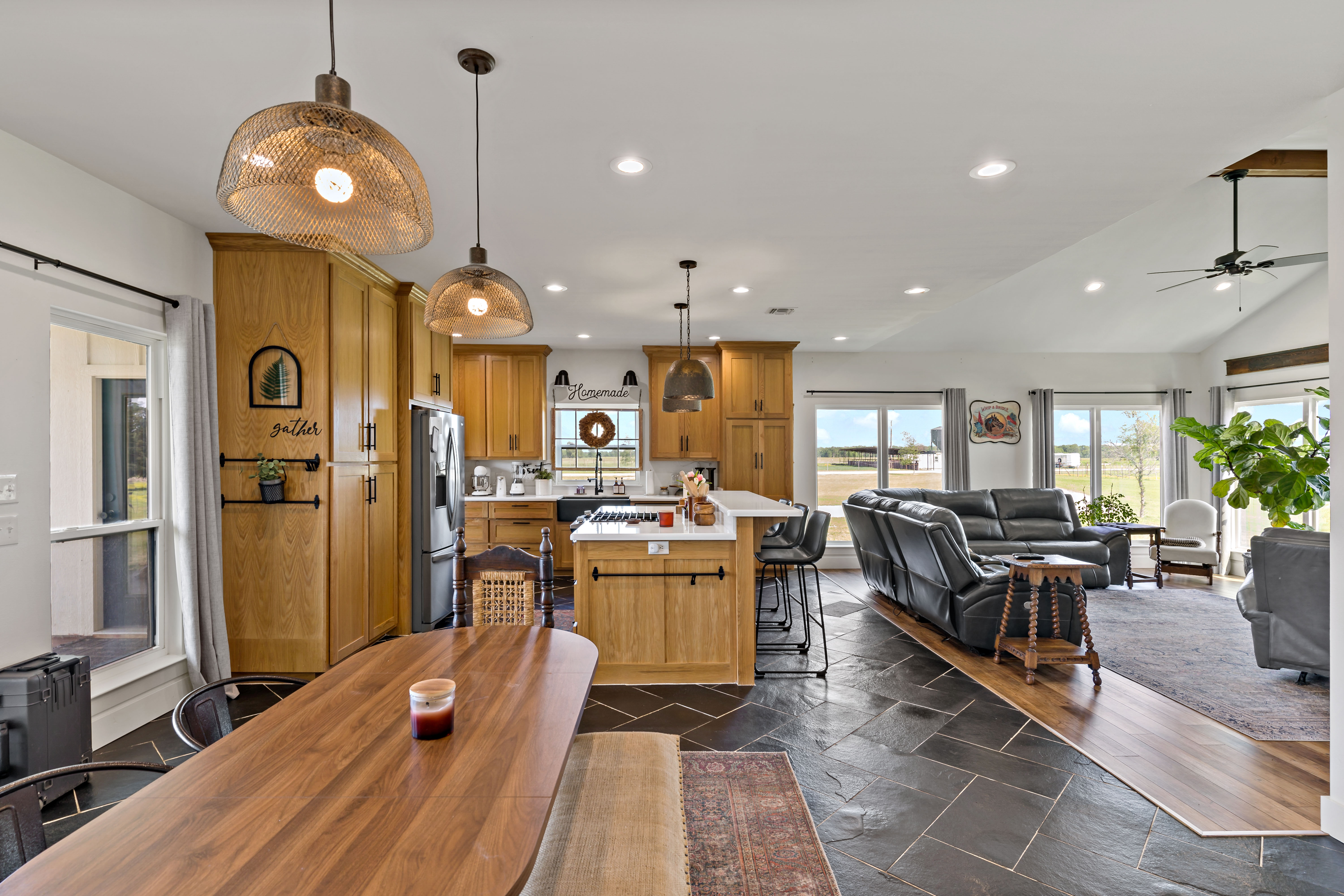 Paris, Texas, 75462, United States, 3 Bedrooms Bedrooms, ,2 BathroomsBathrooms,Residential,For Sale,1983529