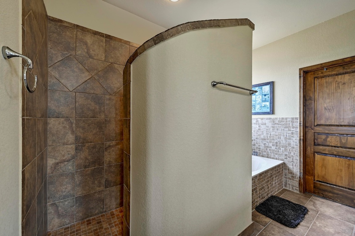Lago Vista, Texas, 78645, United States, 3 Bedrooms Bedrooms, ,4 BathroomsBathrooms,Residential,For Sale,1828284