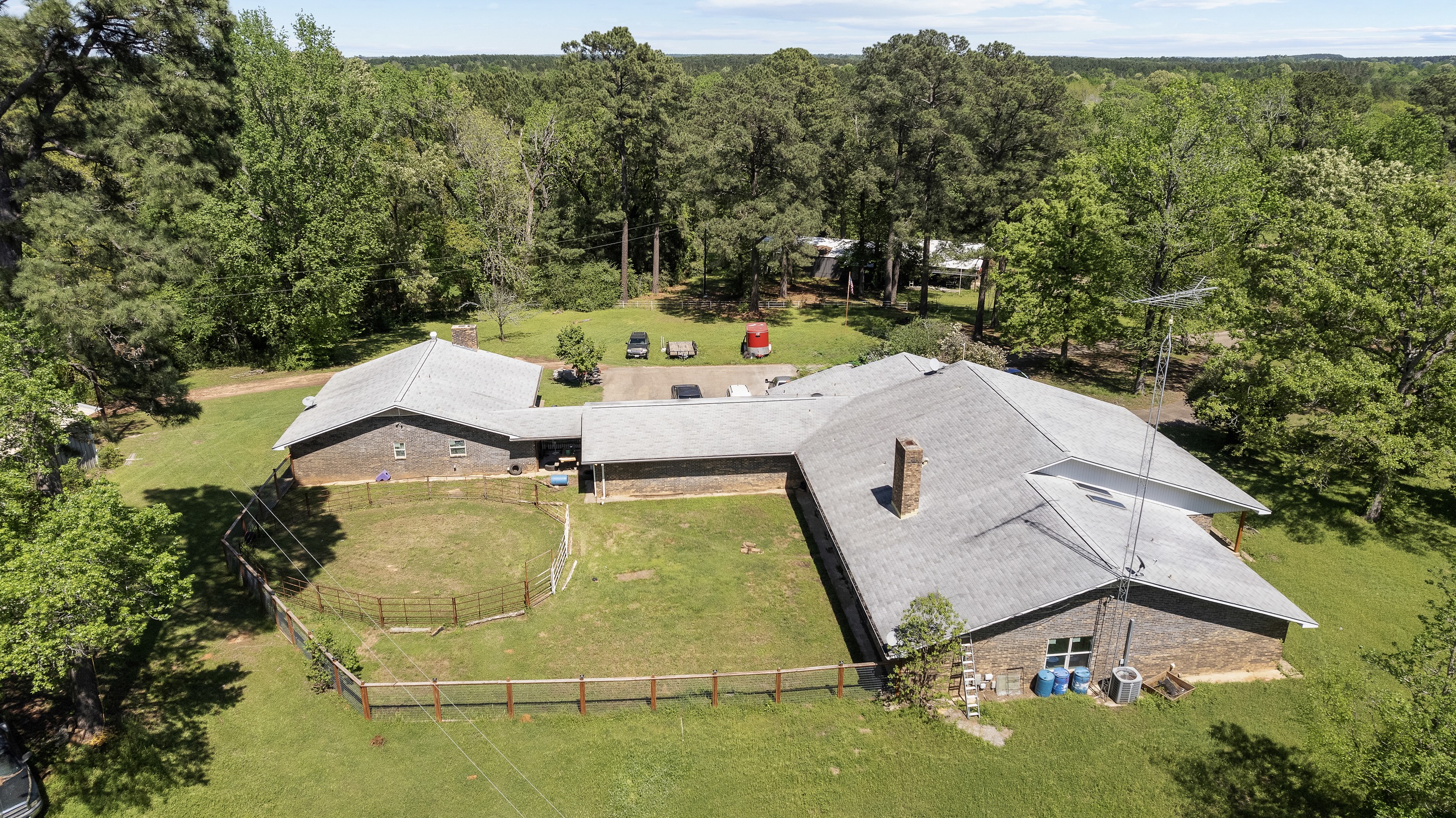 Henderson, Texas, 75652, United States, 6 Bedrooms Bedrooms, ,5 BathroomsBathrooms,Residential,For Sale,1920809