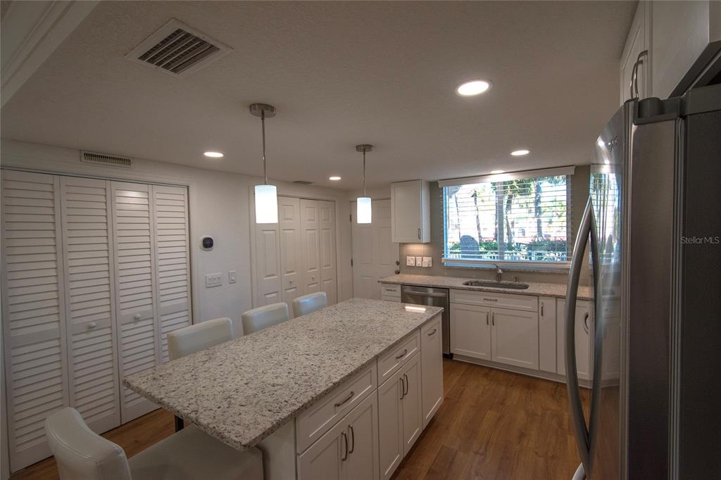 Sarasota, Florida, 34236, United States, 3 Bedrooms Bedrooms, ,2 BathroomsBathrooms,Residential,For Sale,1995598