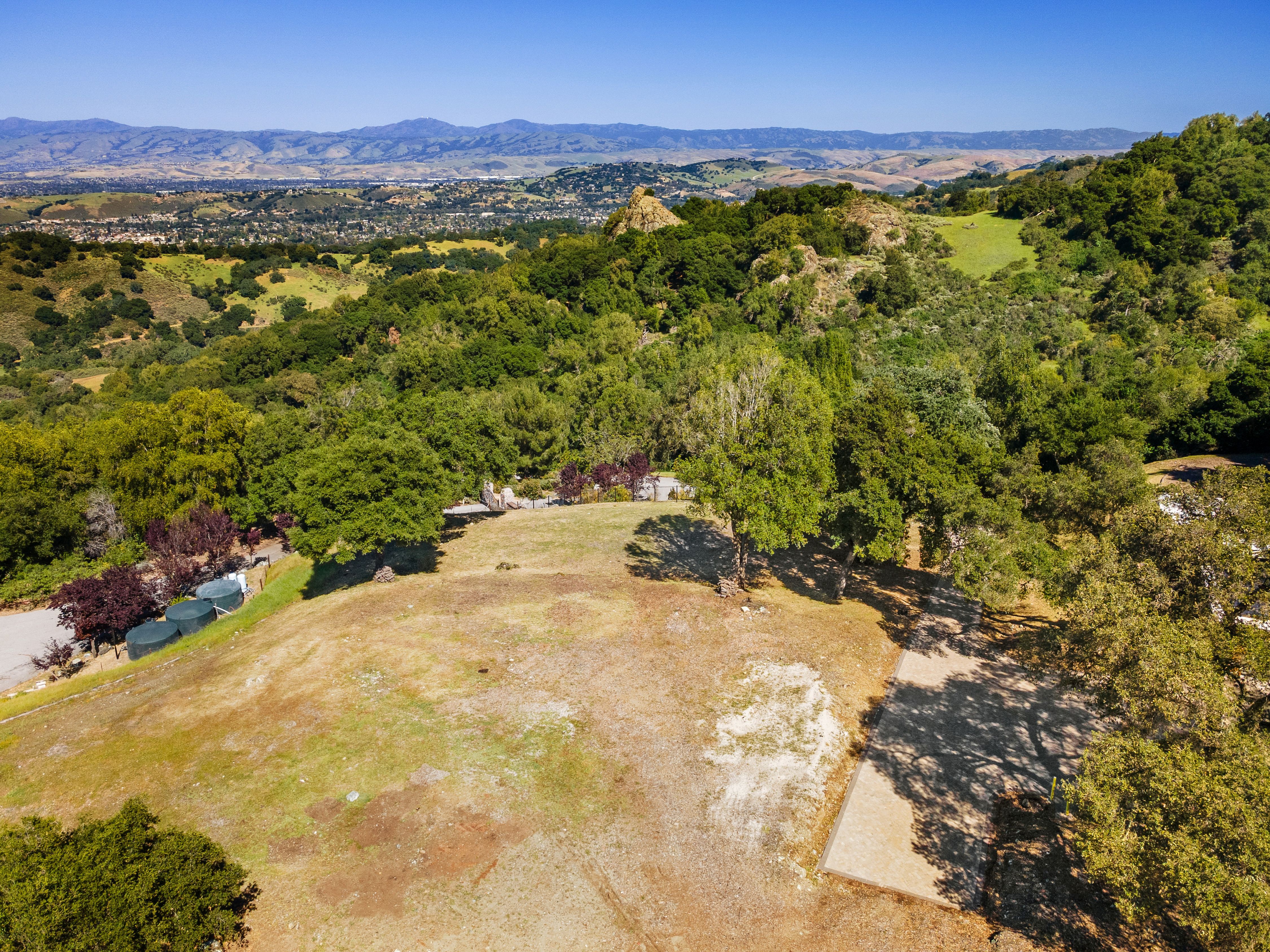  Modern Off-Grid Compound with Panoramic Valley Views - 物件實景