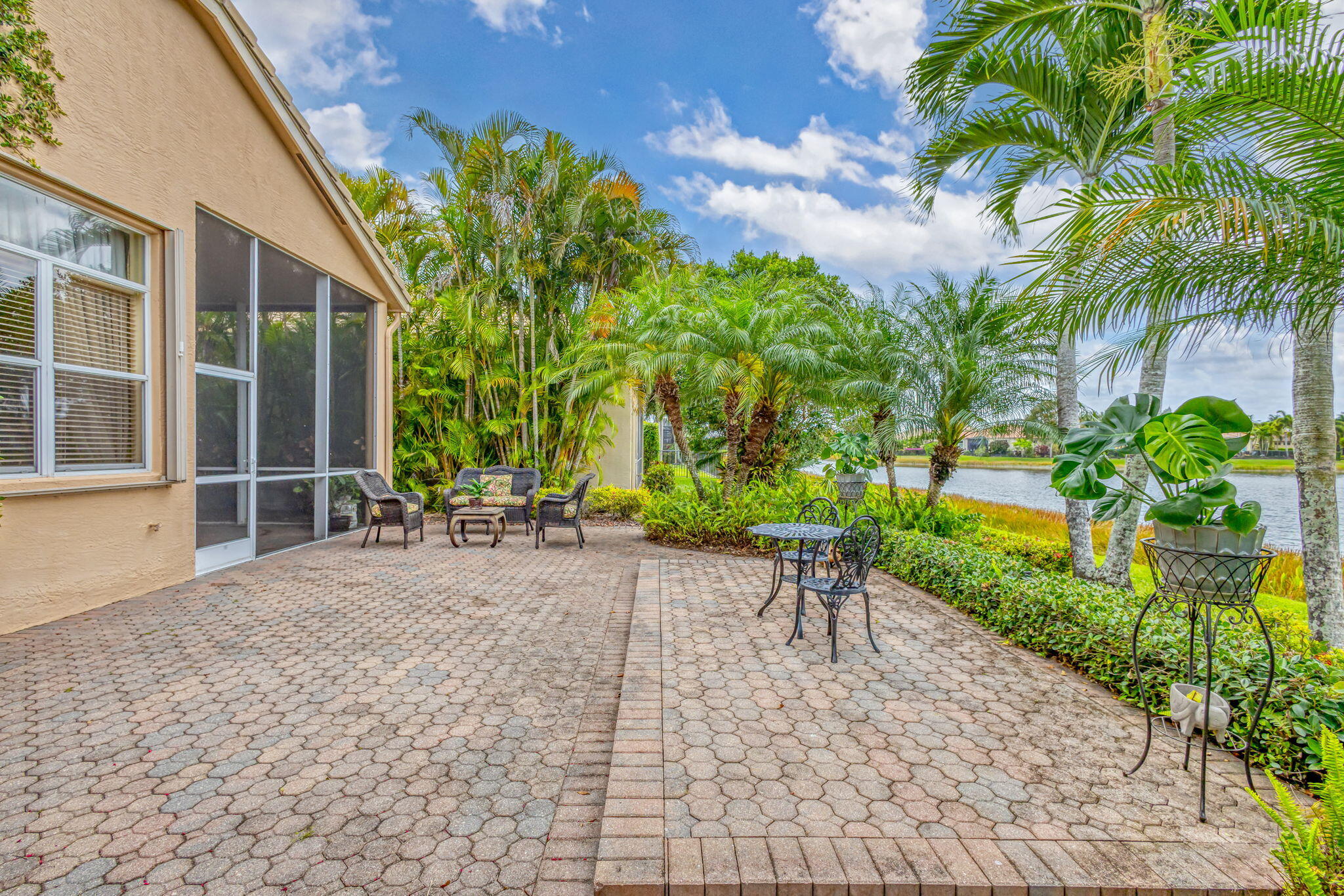 Wellington, Florida, 33411, United States, 2 Bedrooms Bedrooms, ,2 BathroomsBathrooms,Residential,For Sale,1807724