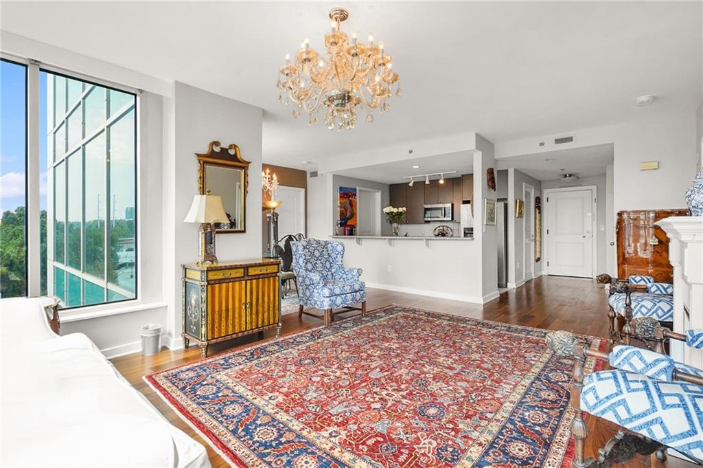 Atlanta, Georgia, 30326, United States, 2 Bedrooms Bedrooms, ,3 BathroomsBathrooms,Residential,For Sale,1949751