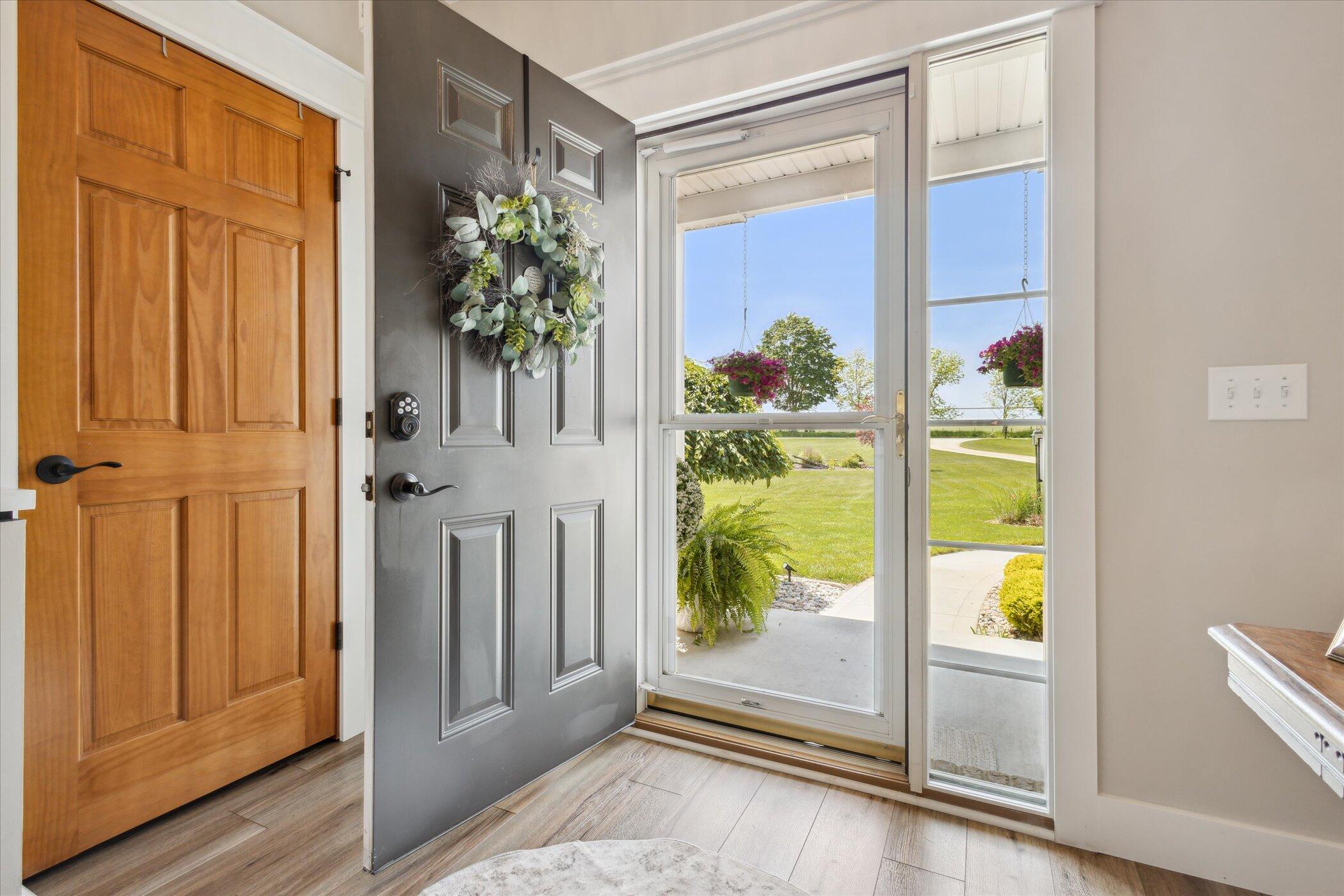 Edwardsburg, Michigan, 49112, United States, 4 Bedrooms Bedrooms, ,4 BathroomsBathrooms,Residential,For Sale,1989598