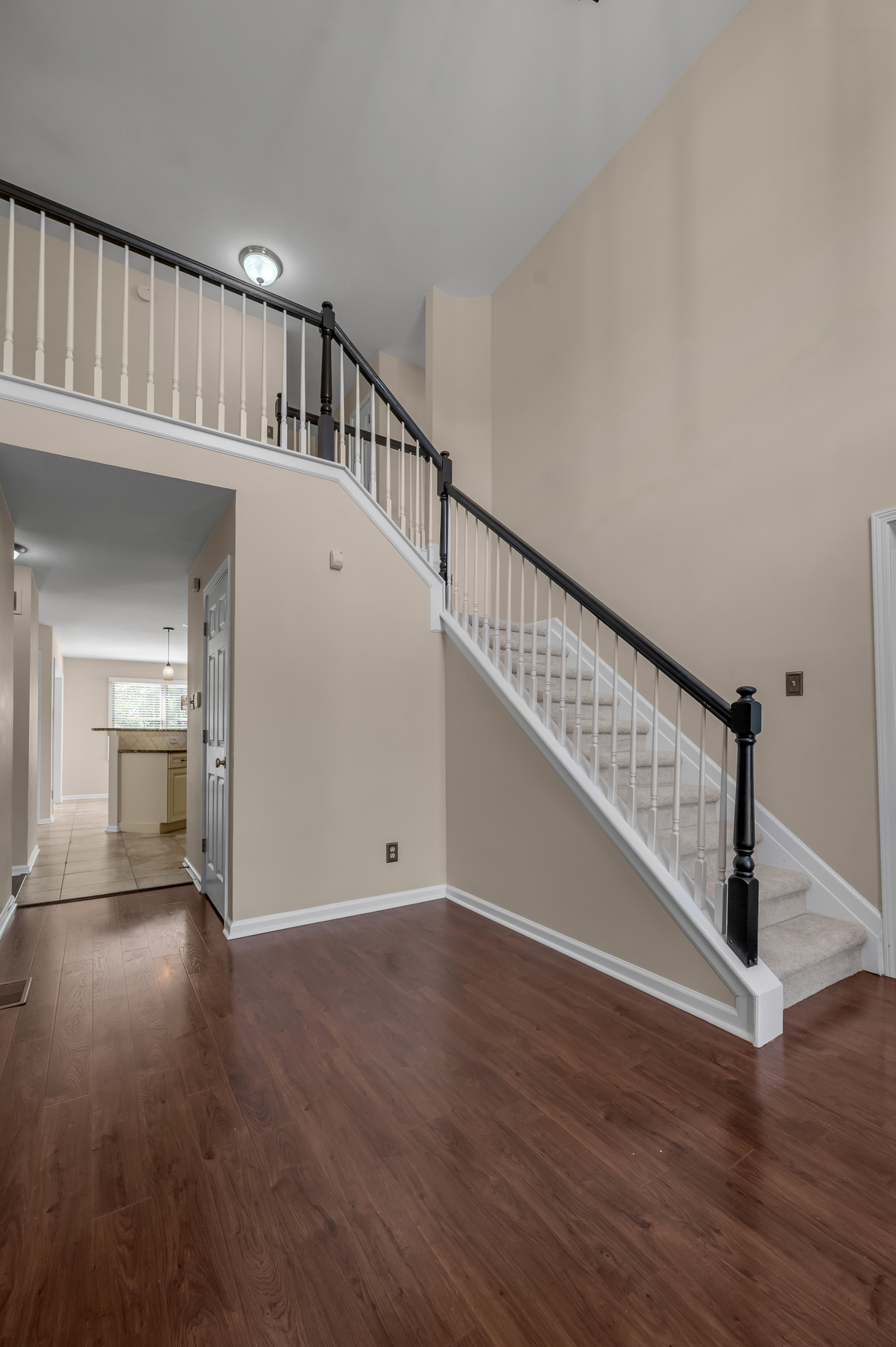 1104 Seville Court - 物件實景