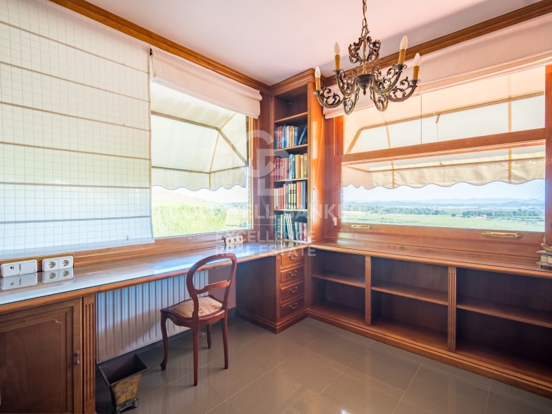 Chiva, Comunidad Valenciana, ES, 6 Bedrooms Bedrooms, ,7 BathroomsBathrooms,Residential,For Sale,1817854
