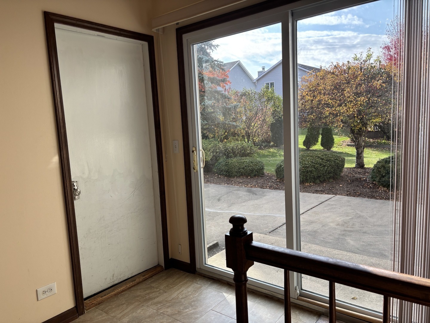 Hoffman Estates, Illinois, 60010, United States, 5 Bedrooms Bedrooms, ,3 BathroomsBathrooms,Residential,For Sale,1989423