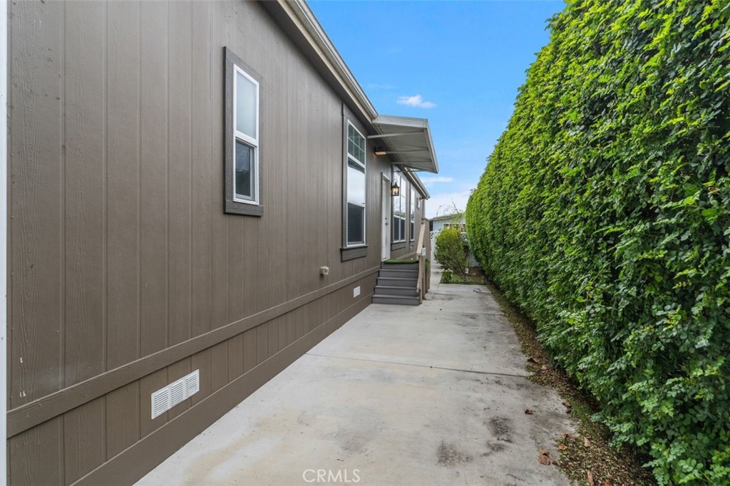 Long Beach, California, 90810, United States, 3 Bedrooms Bedrooms, ,2 BathroomsBathrooms,Residential,For Sale,1828564