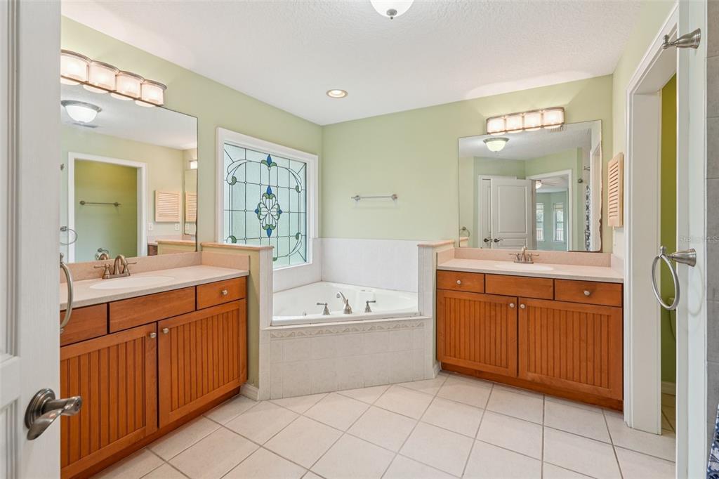 Mount Dora, Florida, 32757, United States, 4 Bedrooms Bedrooms, ,2 BathroomsBathrooms,Residential,For Sale,1882448